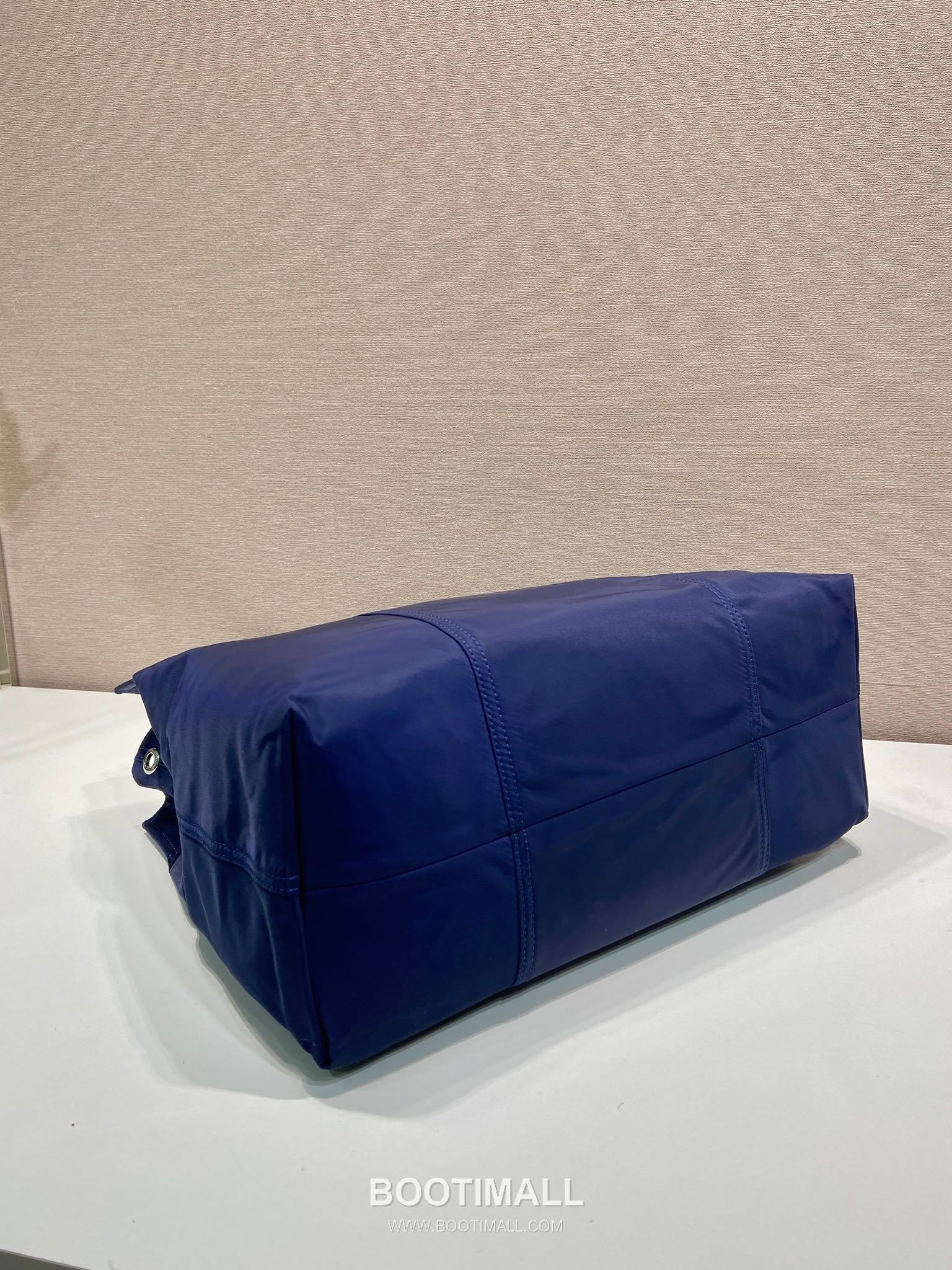 Prada Nylon Tote Bag with Calfskin Trim and Contrast Logo Detail 프라다 나일론 카프스킨 트림 콘트라스트 로고 토트백 1BG184 40cm 6