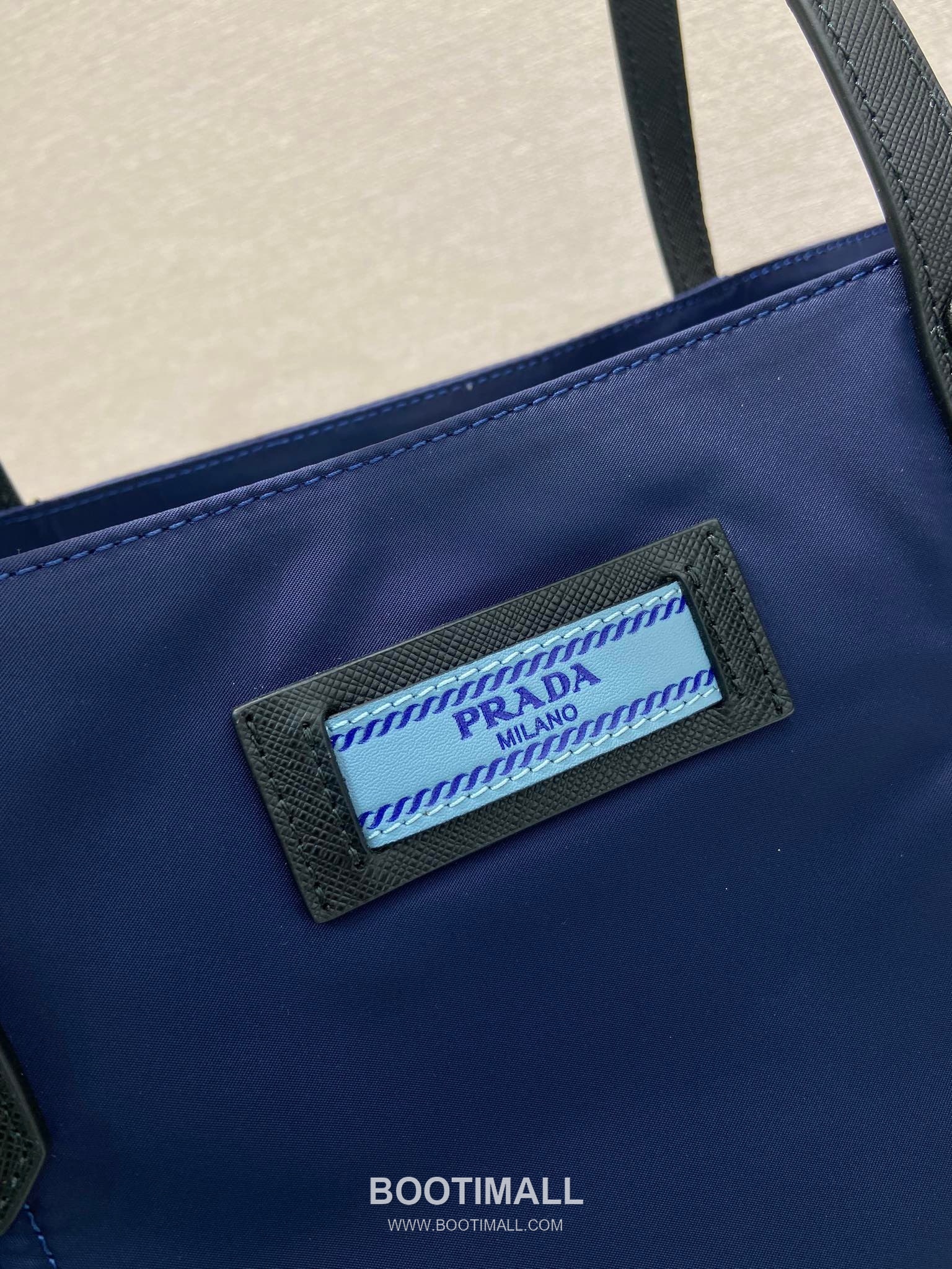 Prada Nylon Tote Bag with Calfskin Trim and Contrast Logo Detail 프라다 나일론 카프스킨 트림 콘트라스트 로고 토트백 1BG184 40cm 7