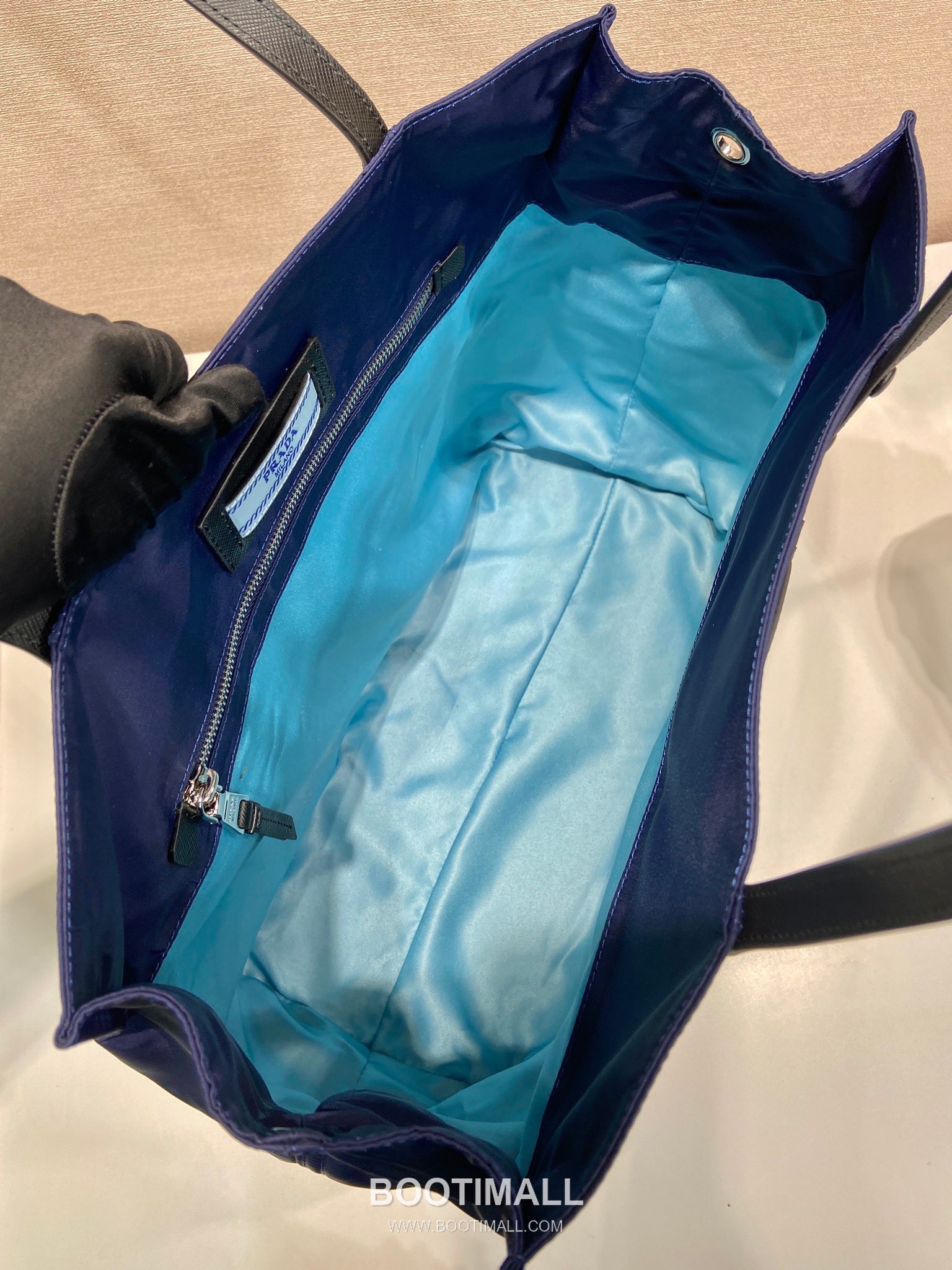 Prada Nylon Tote Bag with Calfskin Trim and Contrast Logo Detail 프라다 나일론 카프스킨 트림 콘트라스트 로고 토트백 1BG184 40cm 8