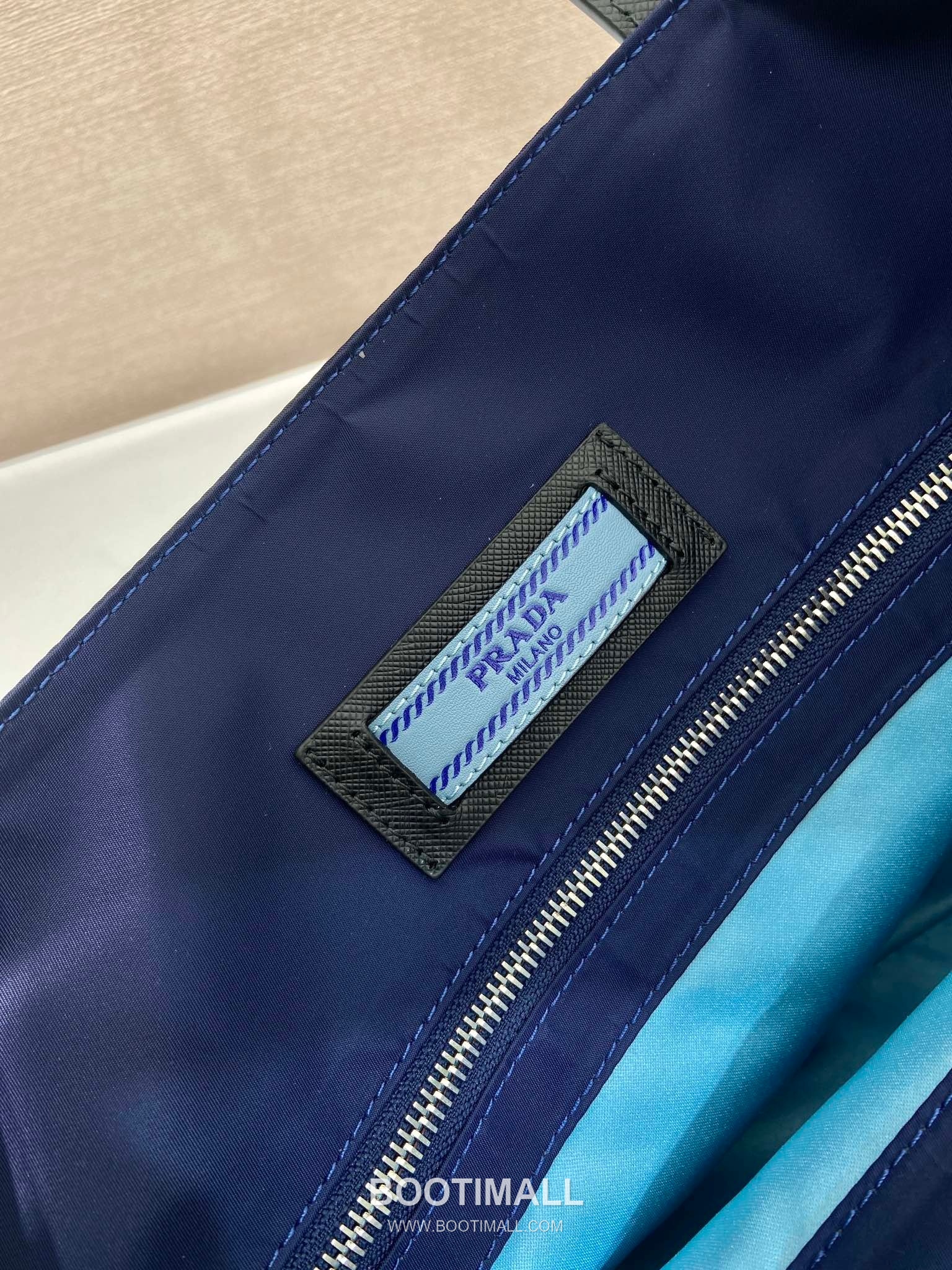 Prada Nylon Tote Bag with Calfskin Trim and Contrast Logo Detail 프라다 나일론 카프스킨 트림 콘트라스트 로고 토트백 1BG184 40cm 9