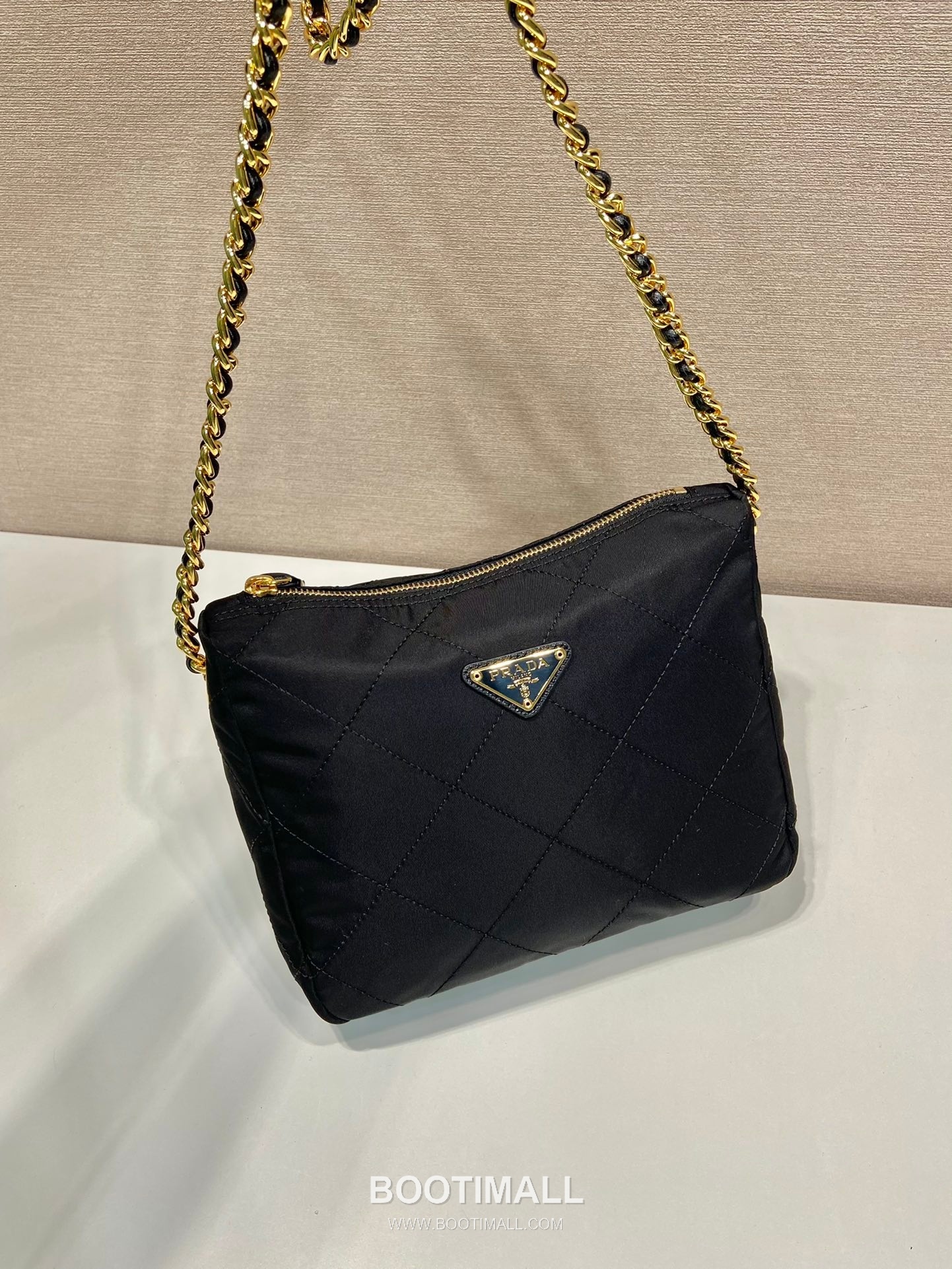 Prada Quilted Nylon Chain Hobo Bag Vintage Style 프라다 퀼팅 나일론 체인 빈티지 호보백 1BD646 22cm 3