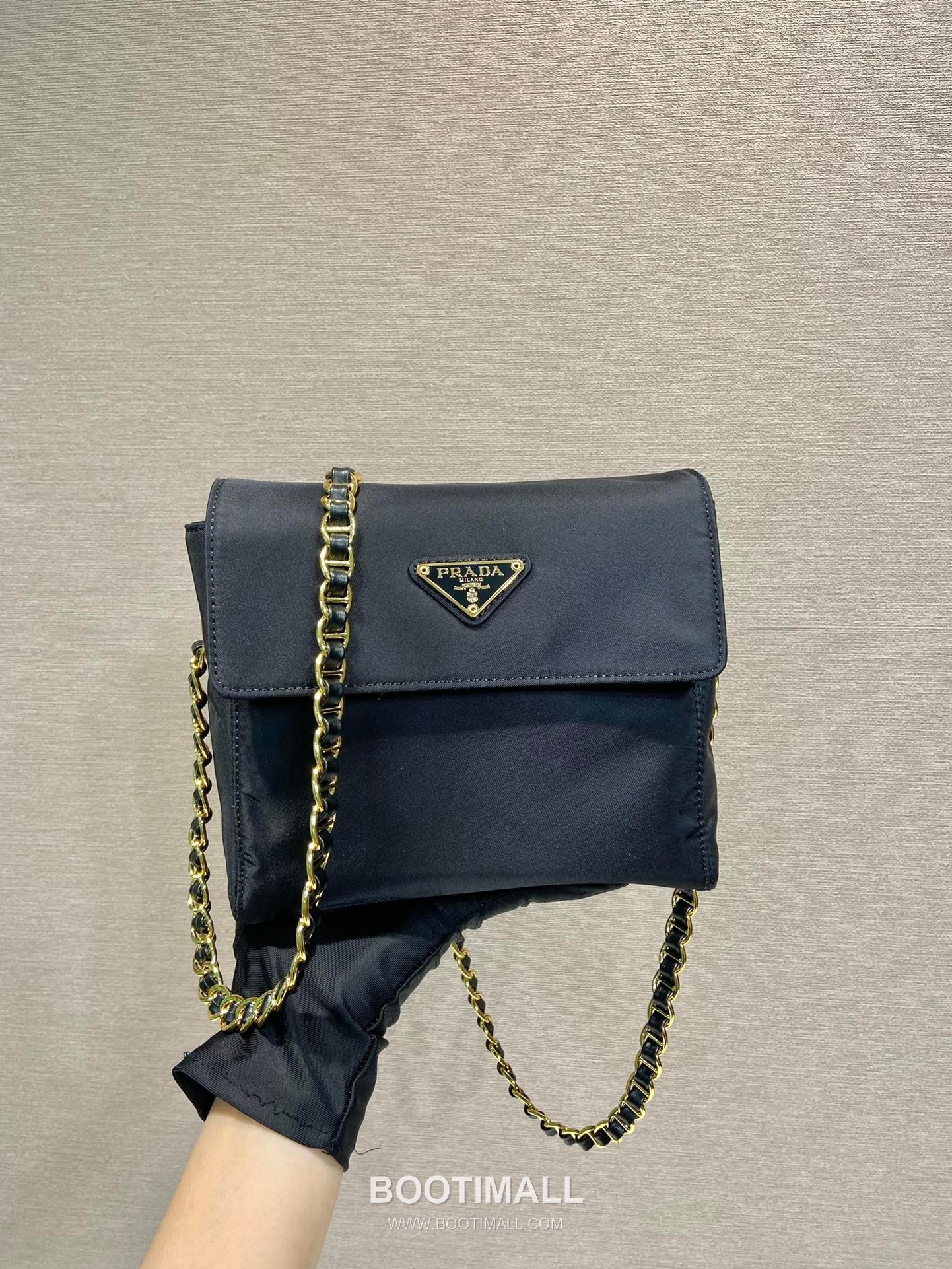 Prada Nylon Chain Mini Crossbody Bag Vintage Style 프라다 나일론 체인 빈티지 미니 크로스백 1BD648 18cm 2