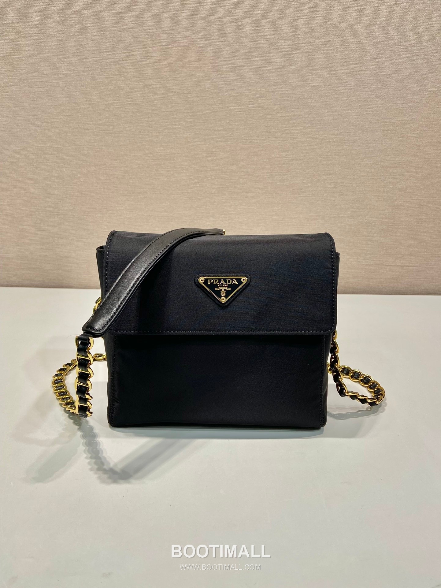 Prada Nylon Chain Mini Crossbody Bag Vintage Style 프라다 나일론 체인 빈티지 미니 크로스백 1BD648 18cm 3