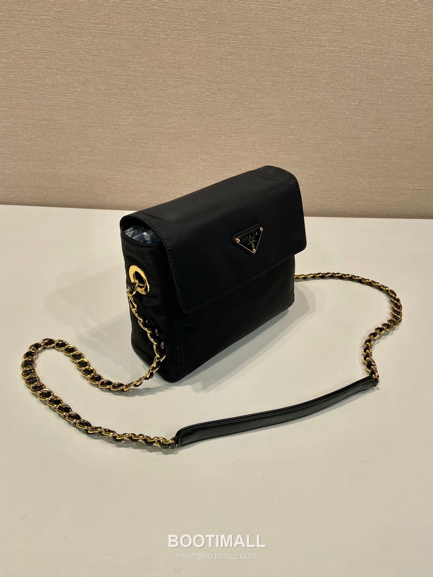 Prada Nylon Chain Mini Crossbody Bag Vintage Style 프라다 나일론 체인 빈티지 미니 크로스백 1BD648 18cm 5
