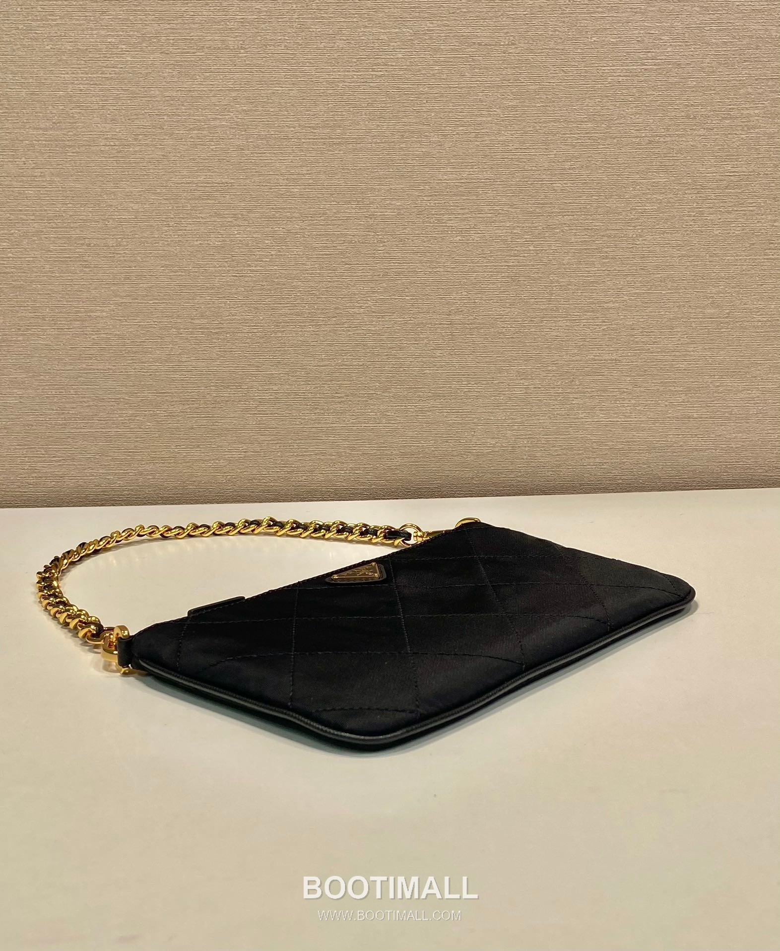 Prada Re-Nylon Quilted Hobo Bag with Chain Handle and Triangle Logo 프라다 리나일론 퀼팅 체인핸들 삼각로고 호보백 1NL054 24.5cm 6