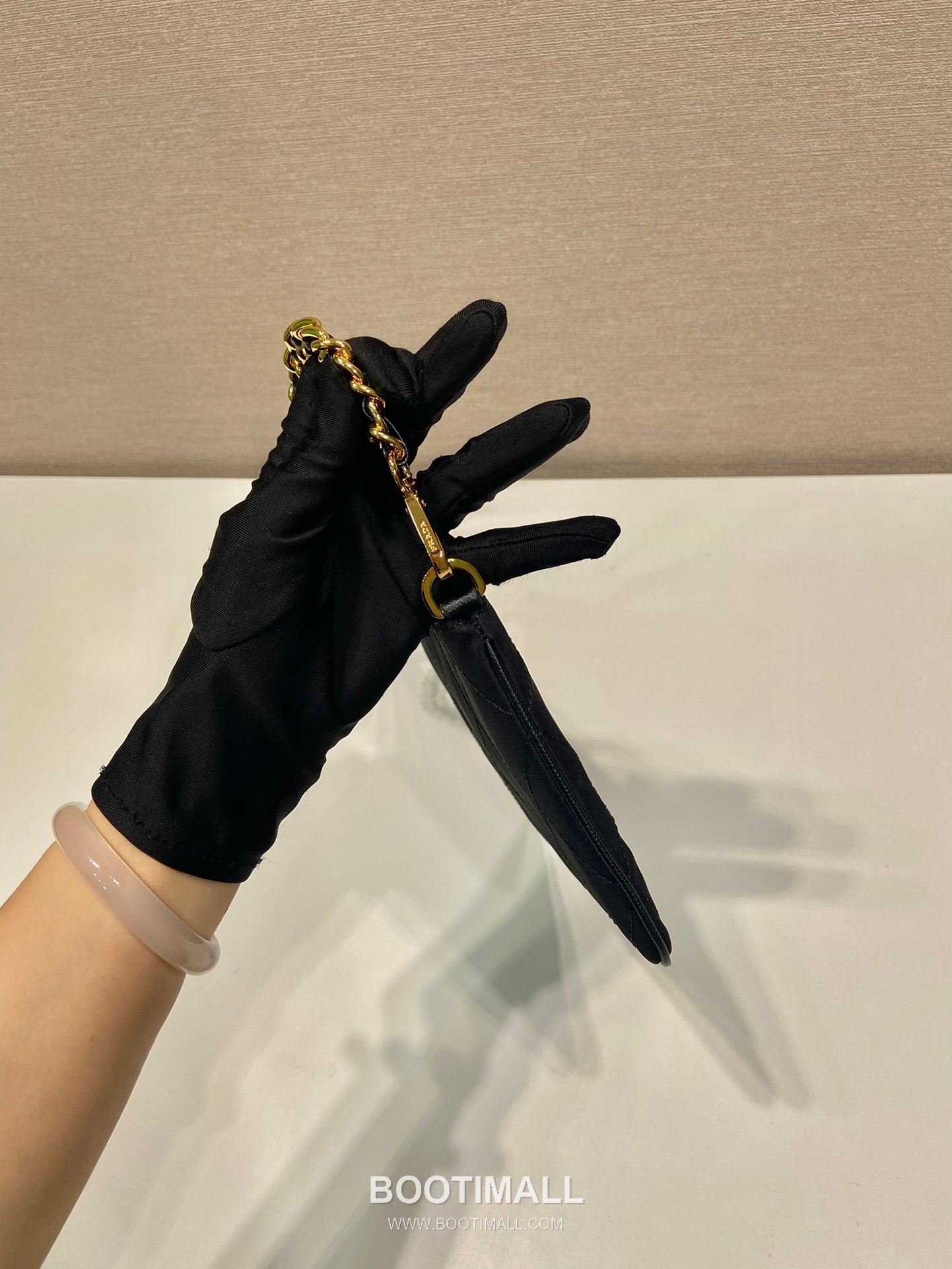 Prada Re-Nylon Quilted Hobo Bag with Chain Handle and Triangle Logo 프라다 리나일론 퀼팅 체인핸들 삼각로고 호보백 1NL054 24.5cm 7