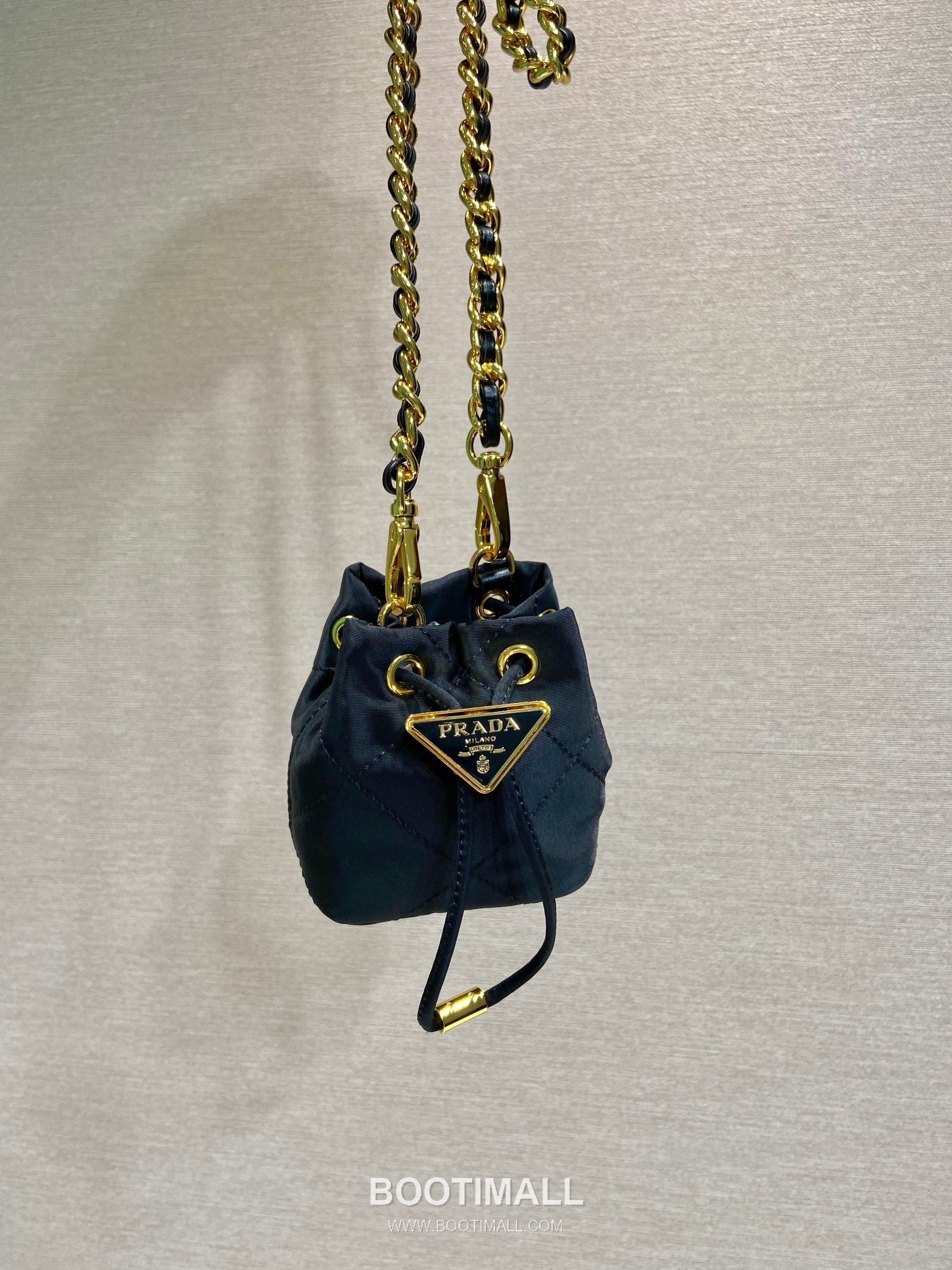 Prada Re-Nylon Quilted Bucket Bag with Chain Strap and Triangle Logo 프라다 리나일론 퀼팅 체인스트랩 삼각로고 버킷백 1NR016 10cm 2