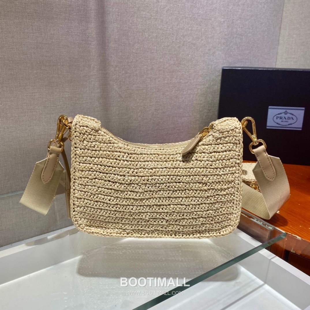 Prada Woven Raffia Three Way Shoulder Bag with Mini Pouch 프라다 라피아 위빙 미니파우치 포함 3WAY 숄더백 1BH204 23cm 4