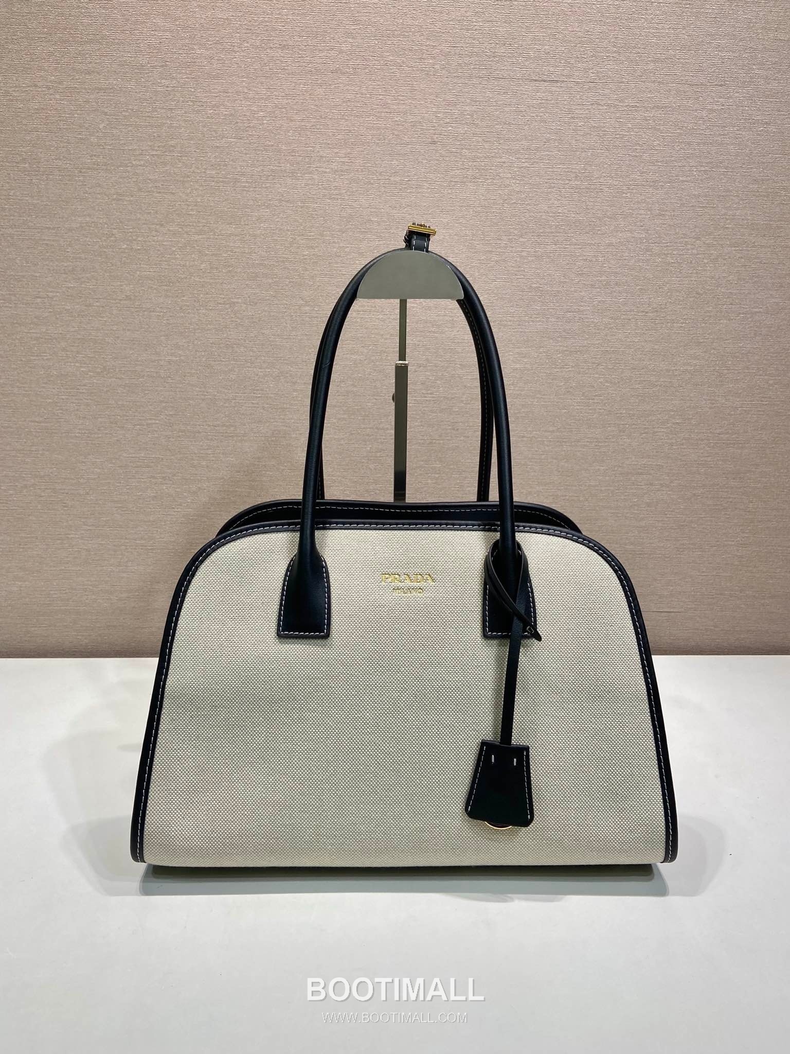 Prada Calfskin Linen Blend Oversize Tote Bag with Minimal Design 프라다 카프스킨 린넨 블렌드 오버사이즈 미니멀 토트백 1BG572 35cm 1