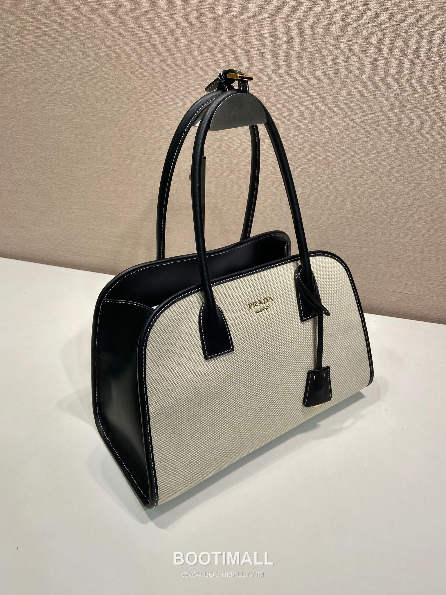 Prada Calfskin Linen Blend Oversize Tote Bag with Minimal Design 프라다 카프스킨 린넨 블렌드 오버사이즈 미니멀 토트백 1BG572 35cm 2