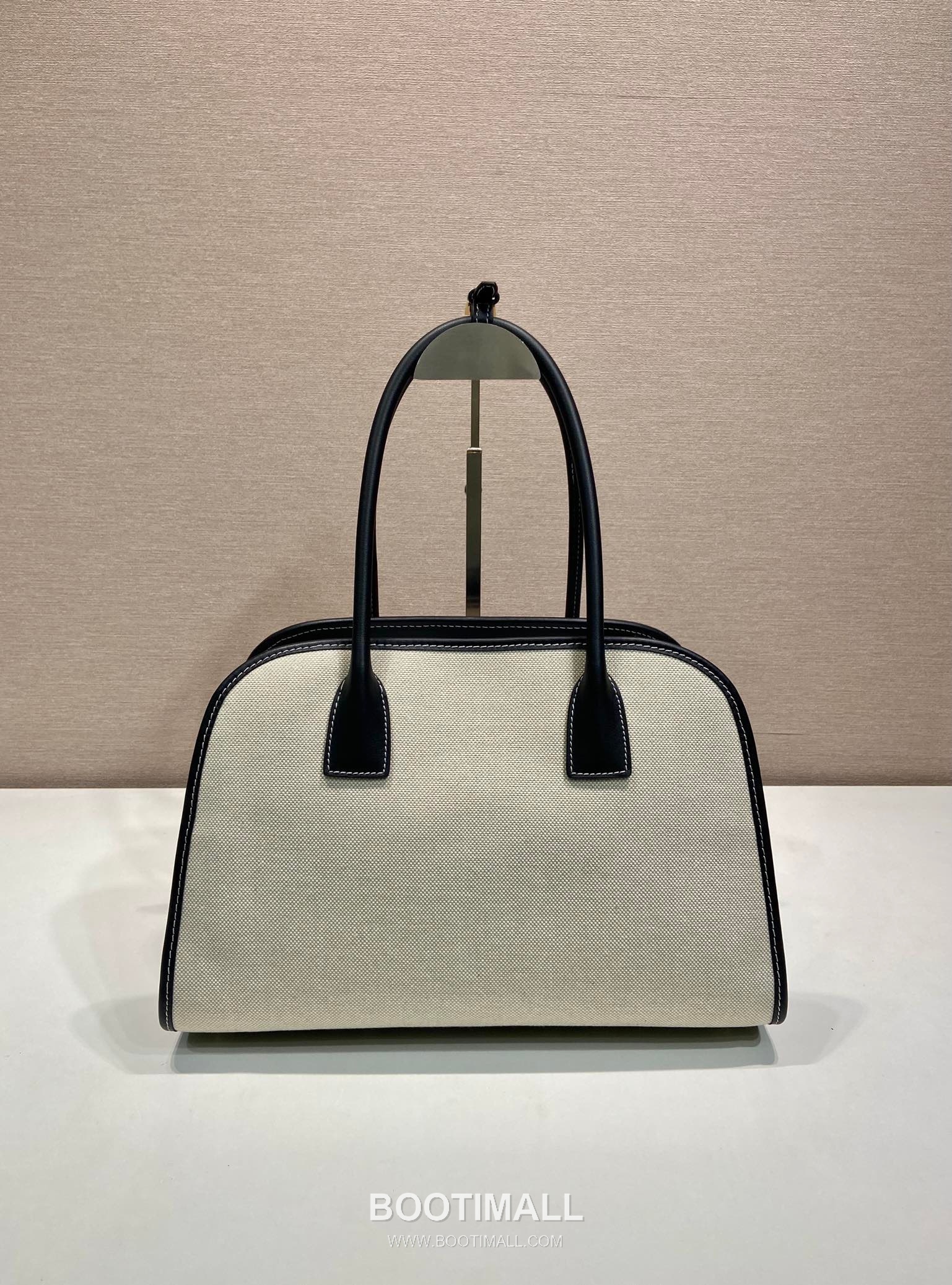 Prada Calfskin Linen Blend Oversize Tote Bag with Minimal Design 프라다 카프스킨 린넨 블렌드 오버사이즈 미니멀 토트백 1BG572 35cm 4