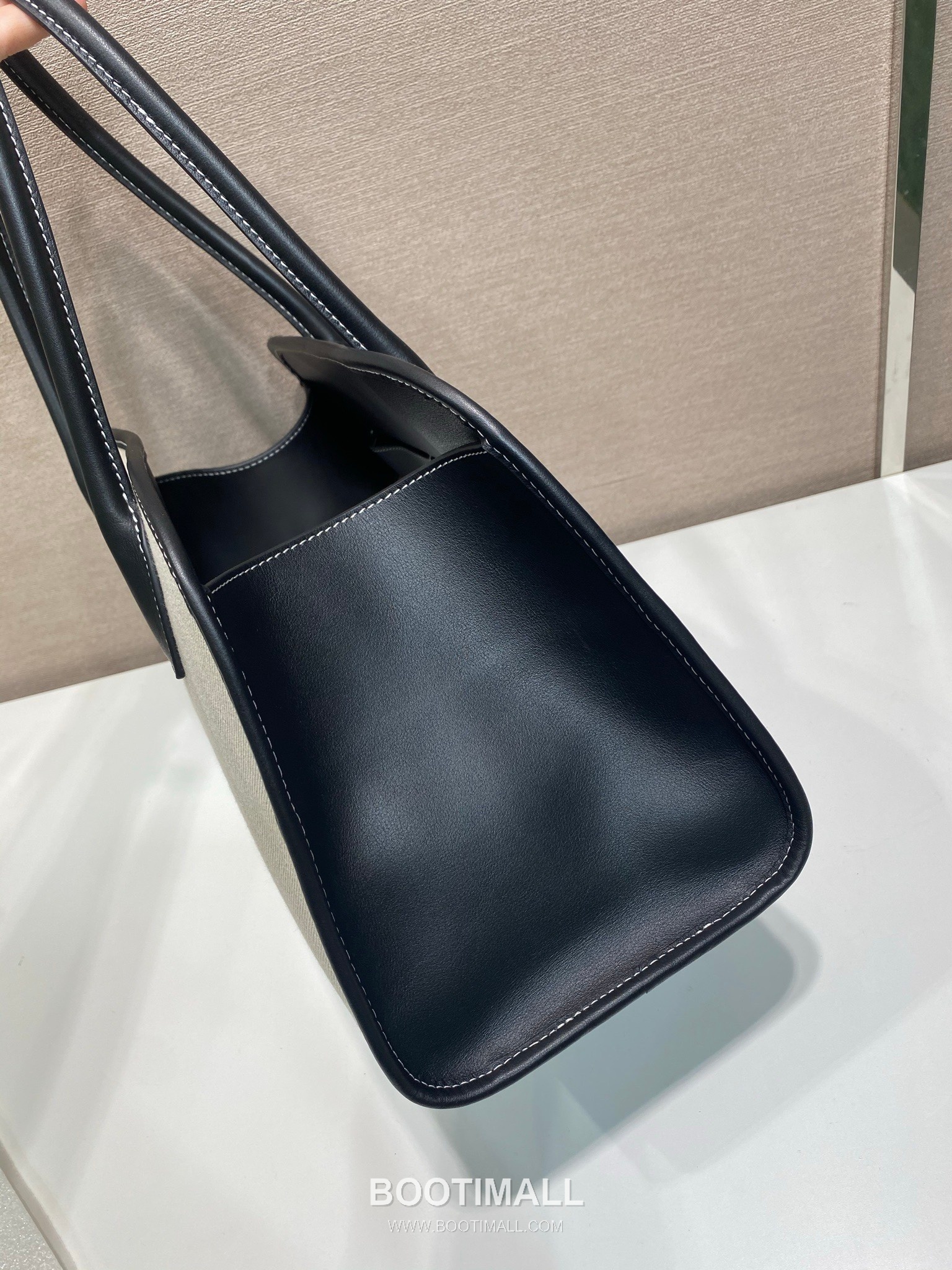 Prada Calfskin Linen Blend Oversize Tote Bag with Minimal Design 프라다 카프스킨 린넨 블렌드 오버사이즈 미니멀 토트백 1BG572 35cm 6