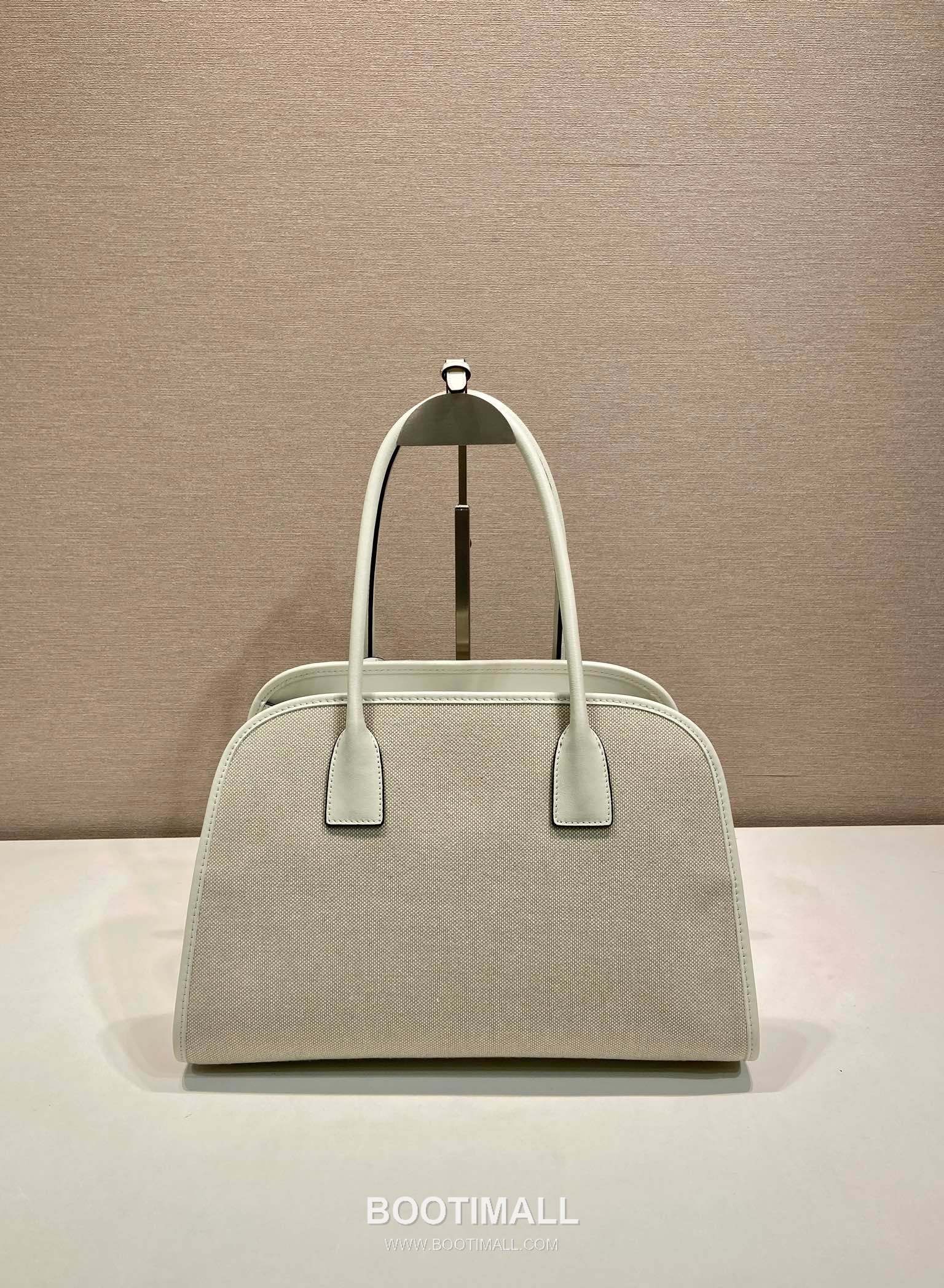 Prada Calfskin Linen Blend Oversize Tote Bag with Minimal Design 프라다 카프스킨 린넨 블렌드 오버사이즈 미니멀 토트백 1BG572 35cm 4
