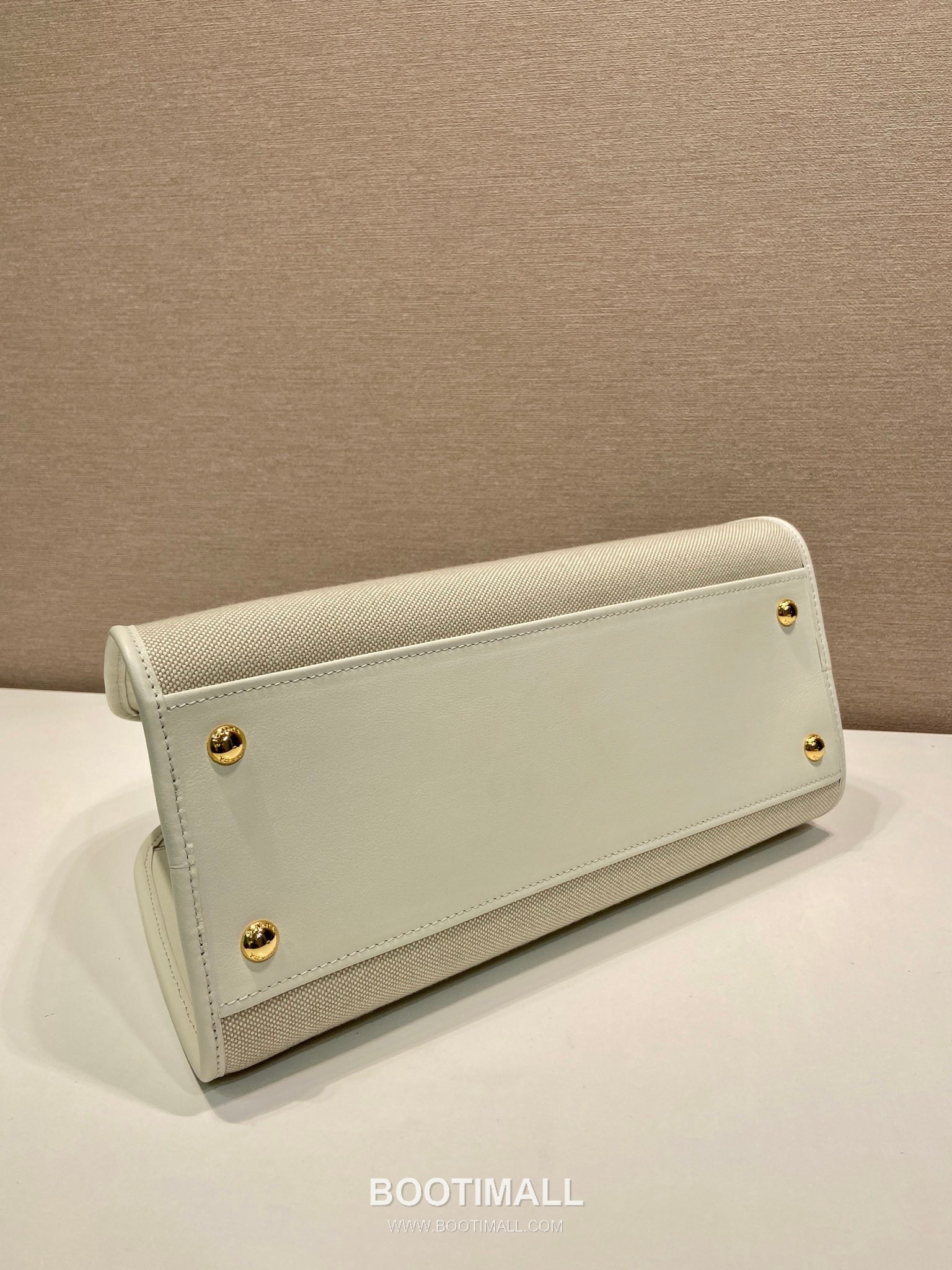 Prada Calfskin Linen Blend Oversize Tote Bag with Minimal Design 프라다 카프스킨 린넨 블렌드 오버사이즈 미니멀 토트백 1BG572 35cm 6