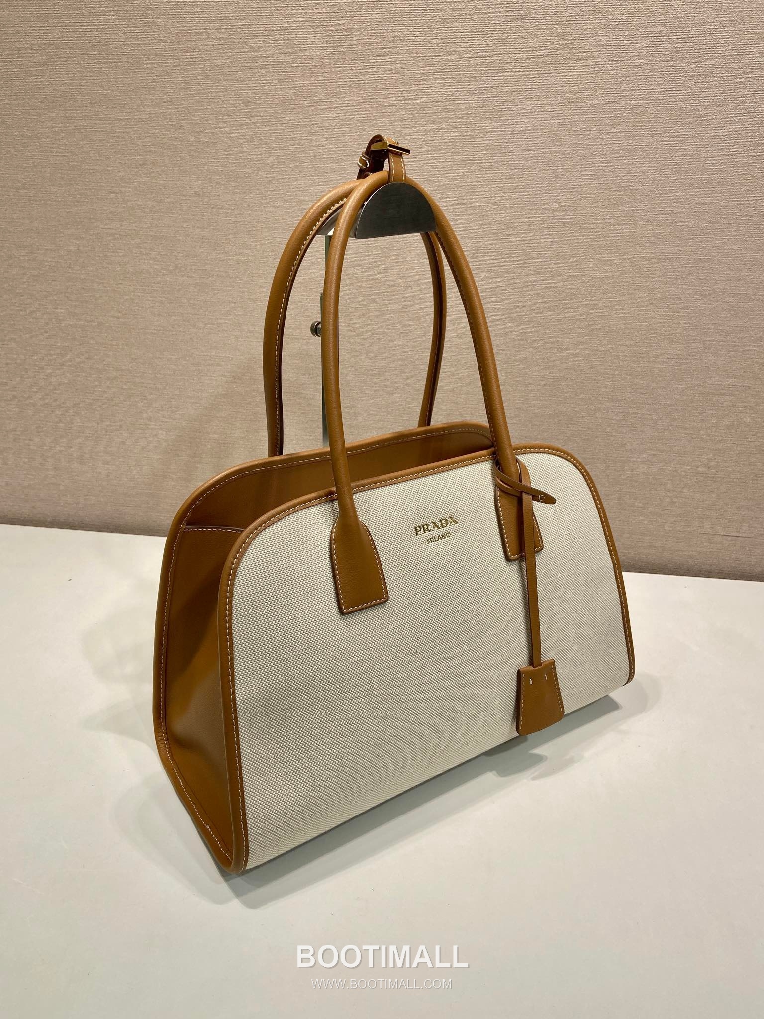 Prada Calfskin Linen Blend Oversize Tote Bag with Minimal Design 프라다 카프스킨 린넨 블렌드 오버사이즈 미니멀 토트백 1BG572 35cm 2