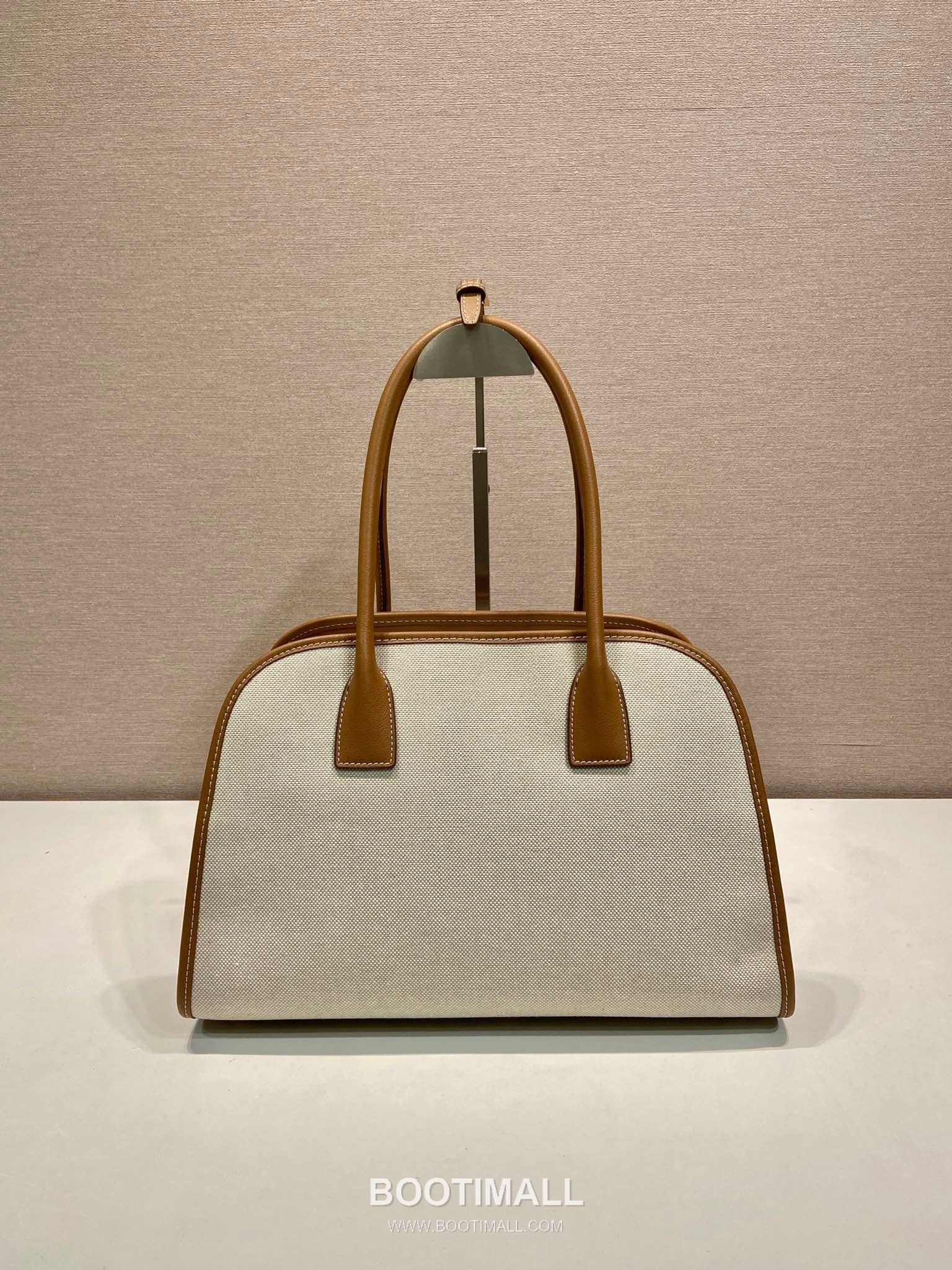 Prada Calfskin Linen Blend Oversize Tote Bag with Minimal Design 프라다 카프스킨 린넨 블렌드 오버사이즈 미니멀 토트백 1BG572 35cm 3