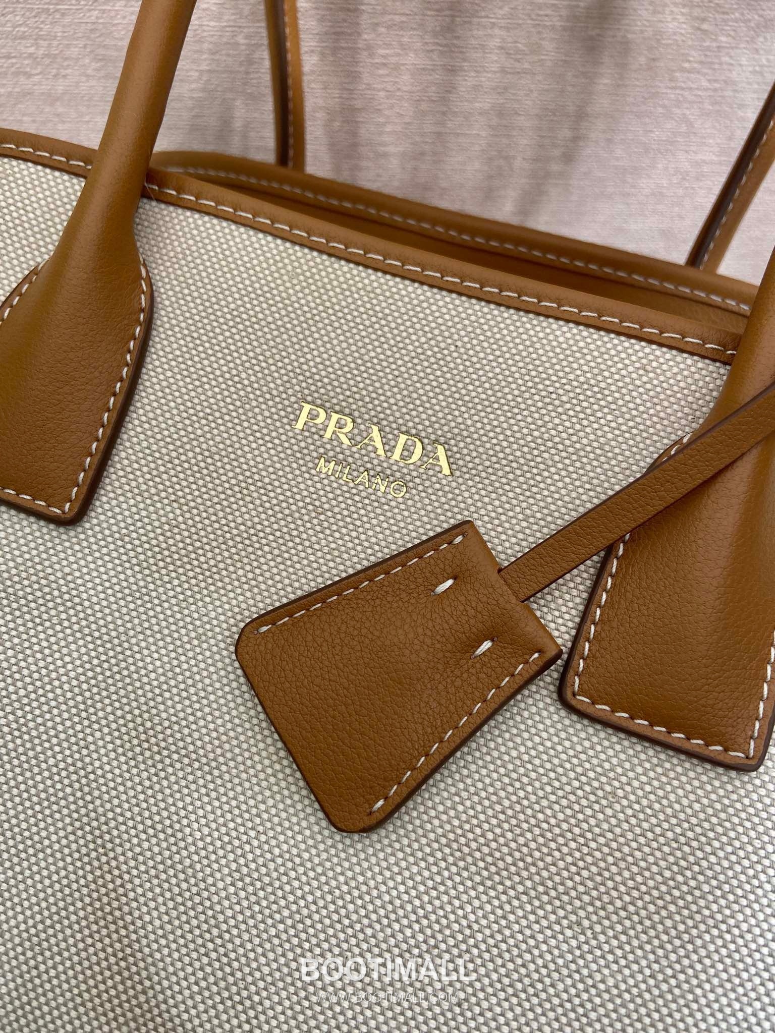 Prada Calfskin Linen Blend Oversize Tote Bag with Minimal Design 프라다 카프스킨 린넨 블렌드 오버사이즈 미니멀 토트백 1BG572 35cm 8