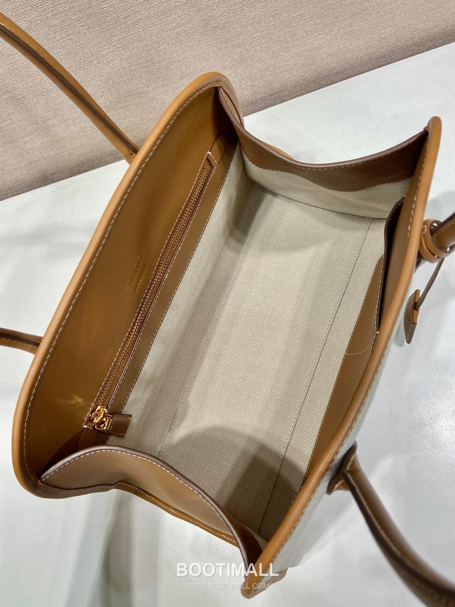 Prada Calfskin Linen Blend Oversize Tote Bag with Minimal Design 프라다 카프스킨 린넨 블렌드 오버사이즈 미니멀 토트백 1BG572 35cm 9