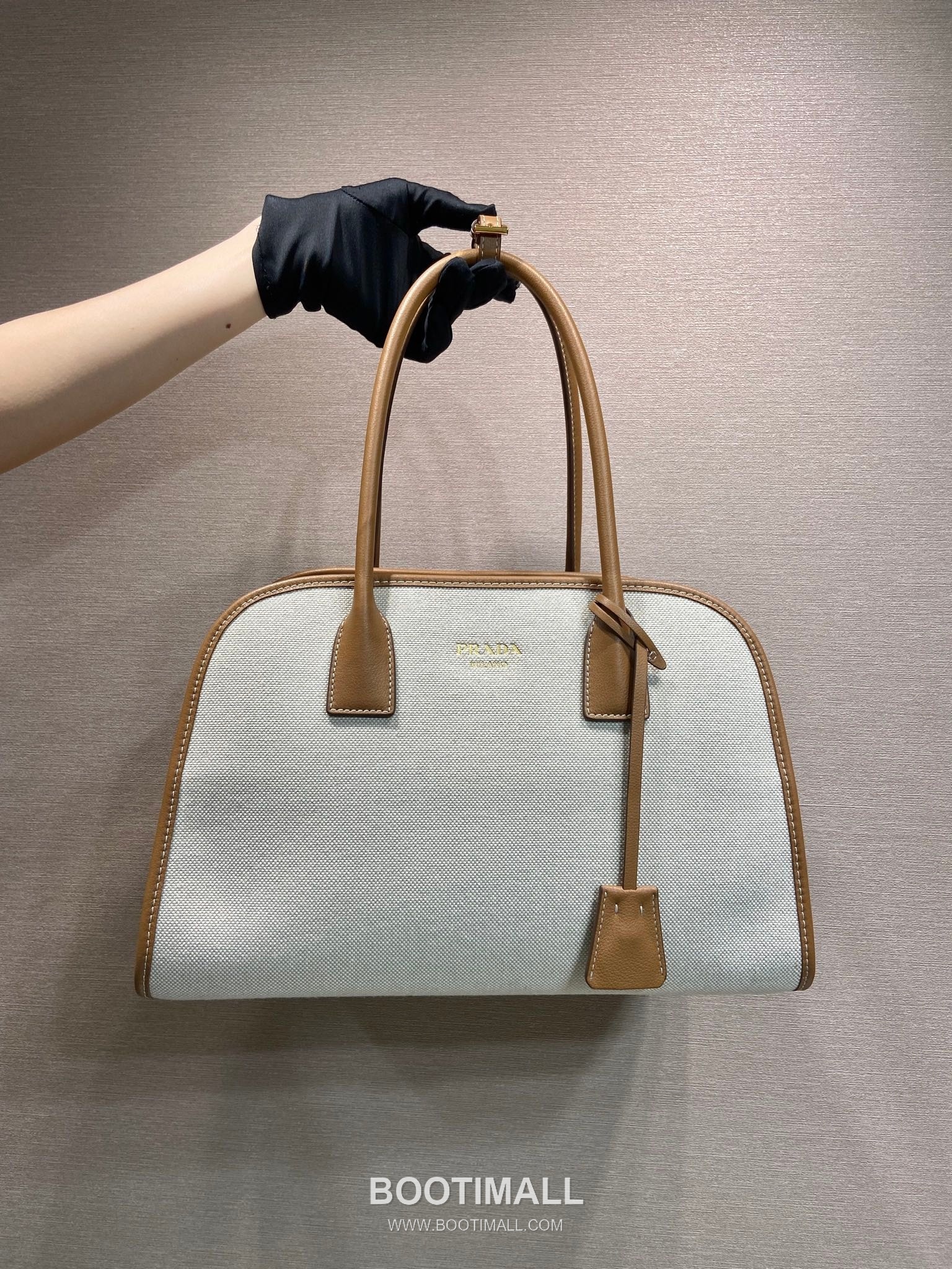 Prada Calfskin Linen Blend Oversize Tote Bag with Minimal Design 프라다 카프스킨 린넨 블렌드 오버사이즈 미니멀 토트백 1BG572 35cm 11