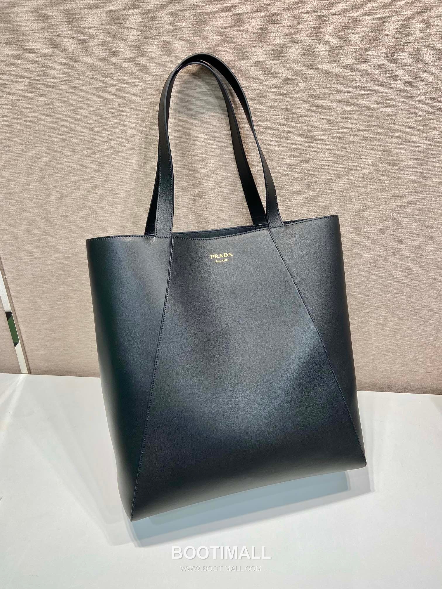 Prada Leather Geometric Tote Bag with Multi Pocket and Logo Detail 프라다 레더 지오메트릭 멀티포켓 로고 토트백 2VG122 38cm 3