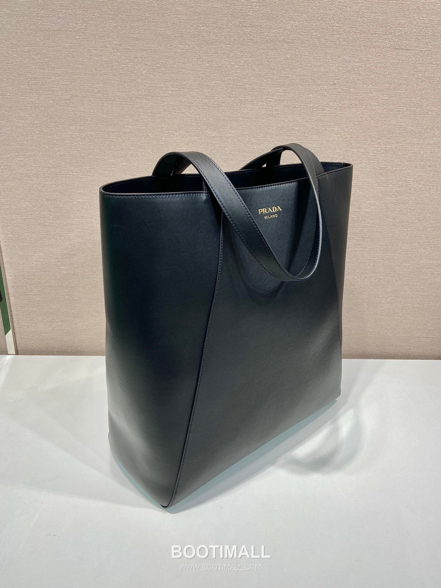 Prada Leather Geometric Tote Bag with Multi Pocket and Logo Detail 프라다 레더 지오메트릭 멀티포켓 로고 토트백 2VG122 38cm 4