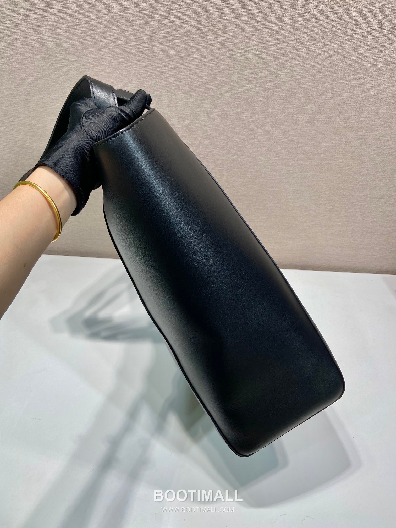 Prada Leather Geometric Tote Bag with Multi Pocket and Logo Detail 프라다 레더 지오메트릭 멀티포켓 로고 토트백 2VG122 38cm 6