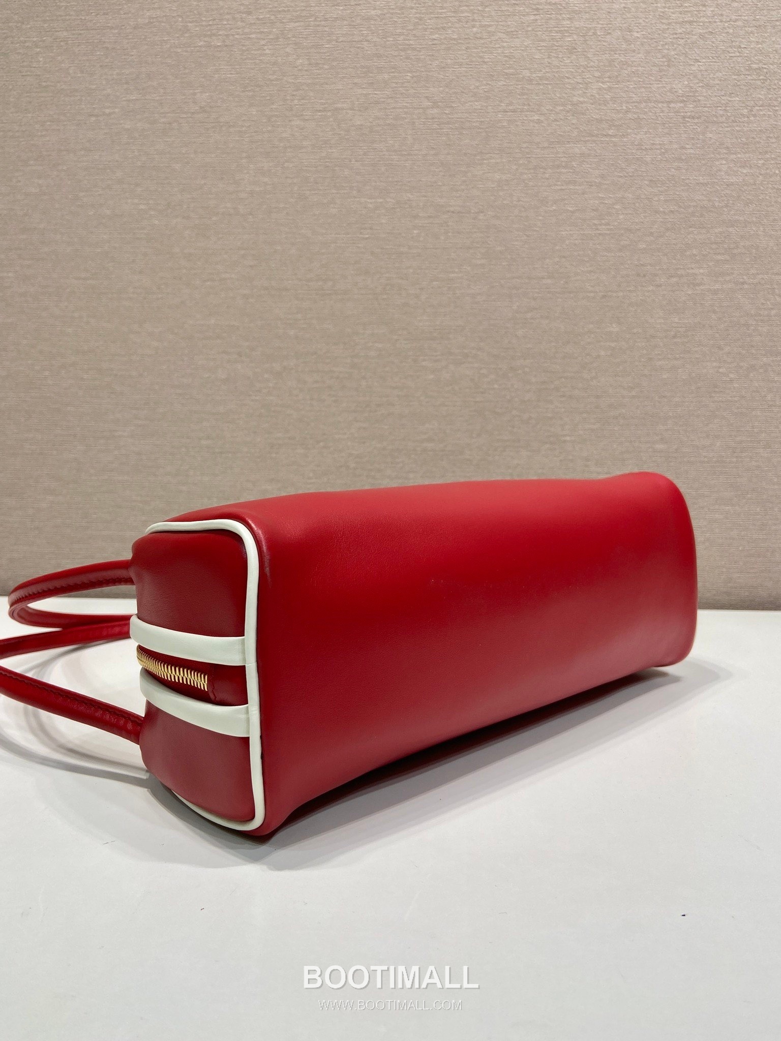 Prada Calfskin Leather Bowling Bag with Contrast Trim and Logo Detail 프라다 카프스킨 레더 콘트라스트 트림 로고 디테일 볼링백 1BC249 28cm 6