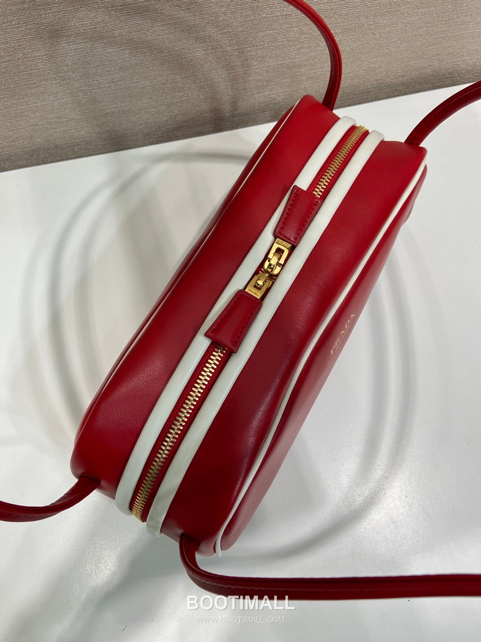 Prada Calfskin Leather Bowling Bag with Contrast Trim and Logo Detail 프라다 카프스킨 레더 콘트라스트 트림 로고 디테일 볼링백 1BC249 28cm 7