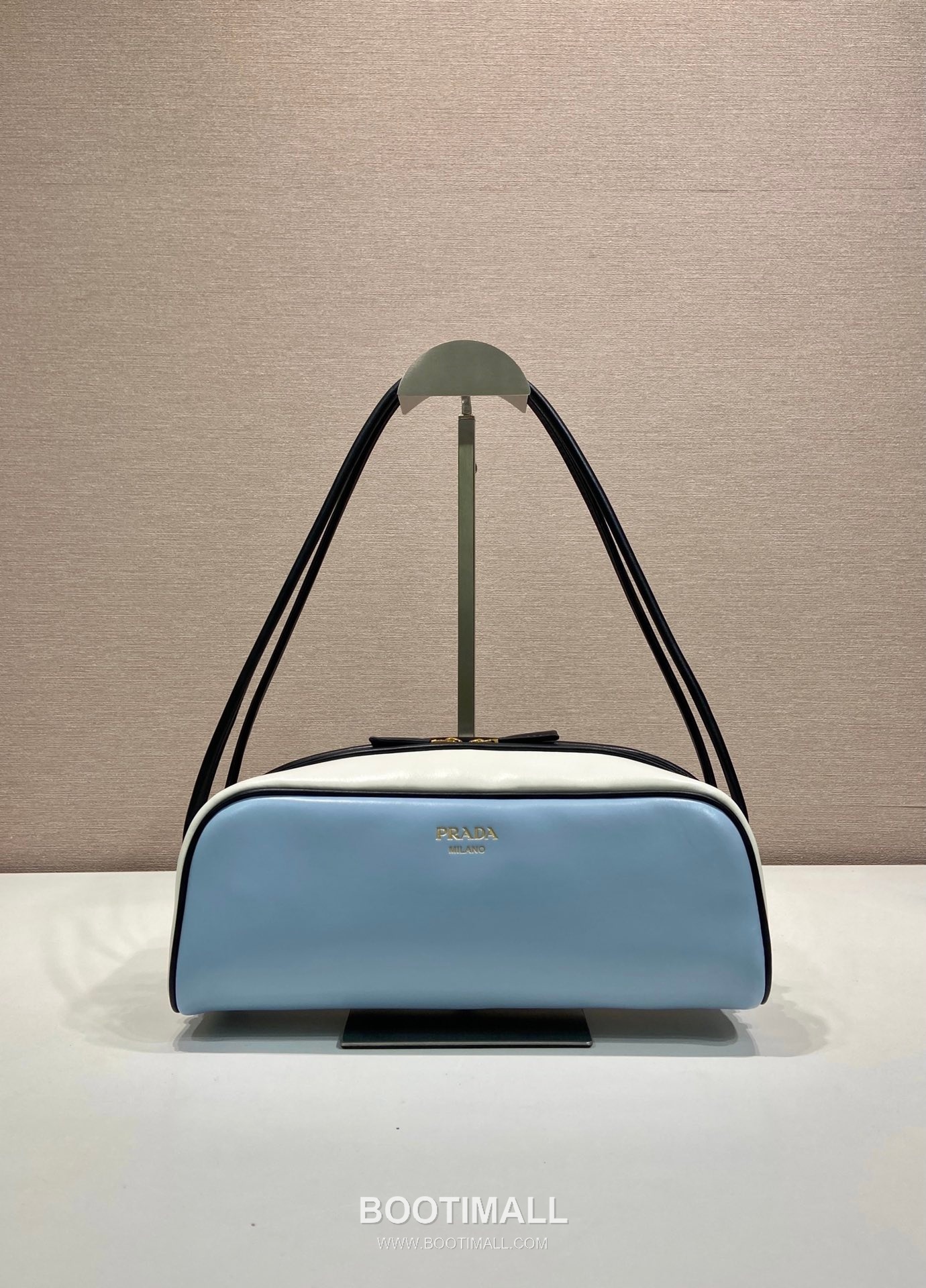 Prada Calfskin Leather Bowling Bag with Contrast Trim and Logo Detail 프라다 카프스킨 레더 콘트라스트 트림 로고 디테일 볼링백 1BC249 28cm 1