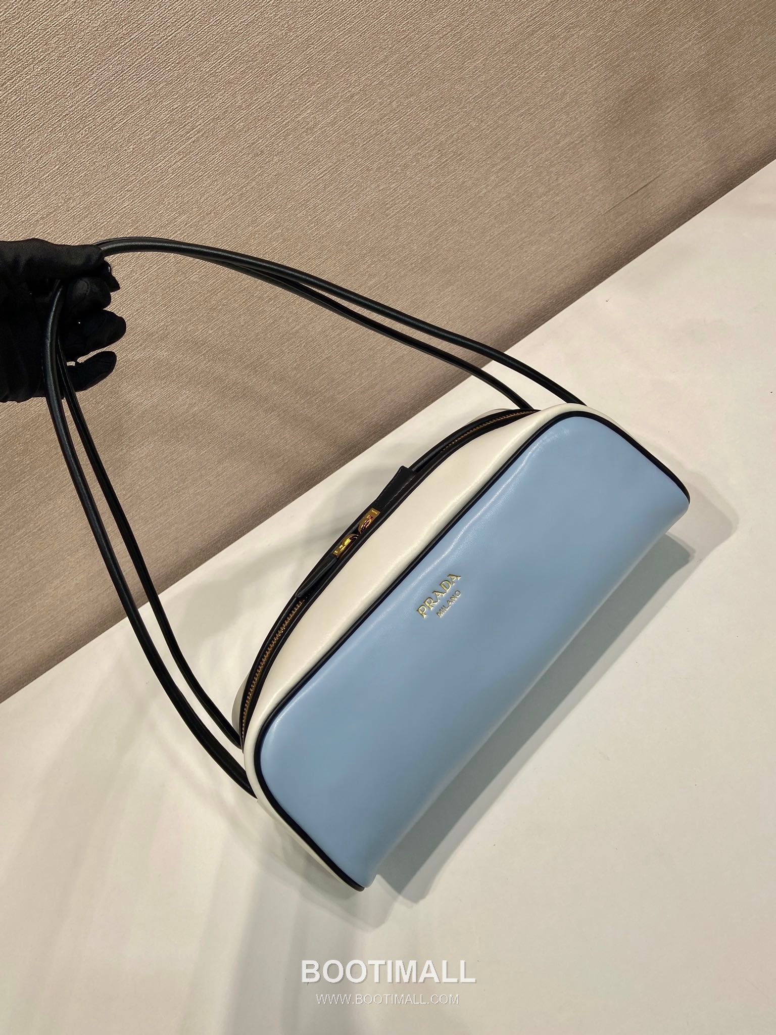 Prada Calfskin Leather Bowling Bag with Contrast Trim and Logo Detail 프라다 카프스킨 레더 콘트라스트 트림 로고 디테일 볼링백 1BC249 28cm 2