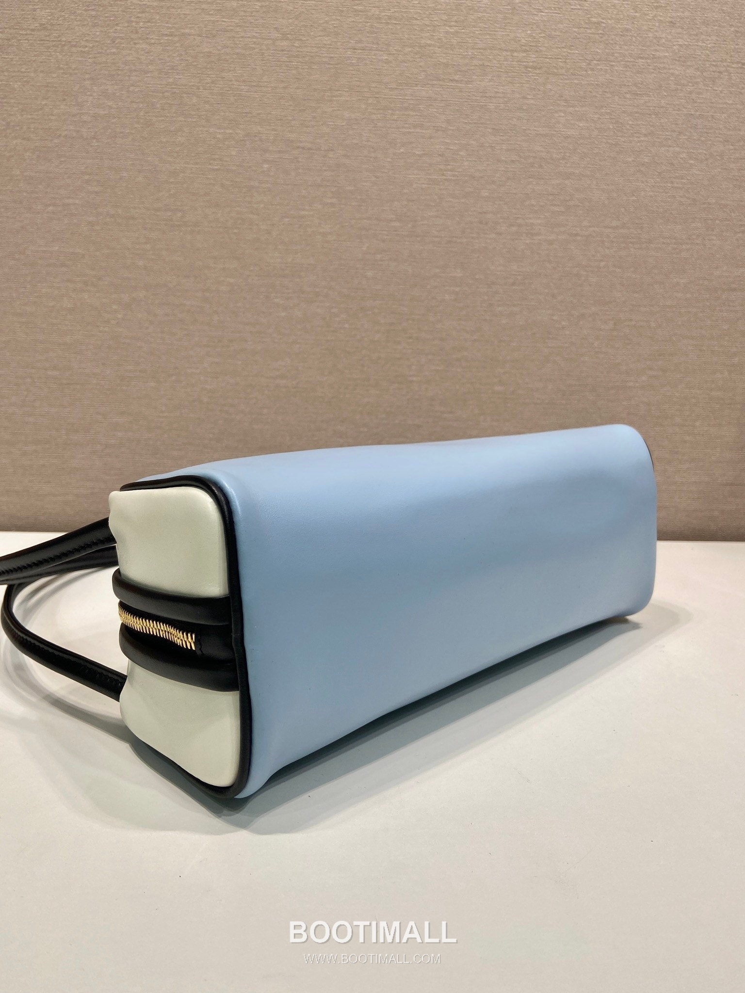 Prada Calfskin Leather Bowling Bag with Contrast Trim and Logo Detail 프라다 카프스킨 레더 콘트라스트 트림 로고 디테일 볼링백 1BC249 28cm 6