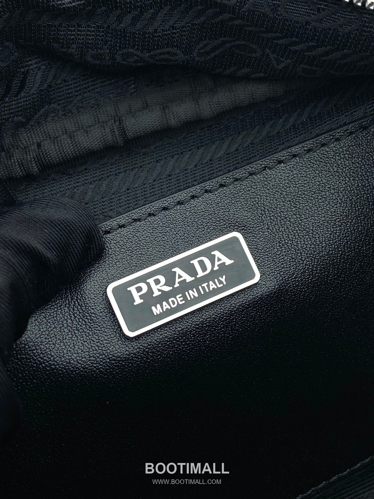 Prada Calfskin Leather Bowling Bag with Contrast Trim and Logo Detail 프라다 카프스킨 레더 콘트라스트 트림 로고 디테일 볼링백 1BC249 28cm 8