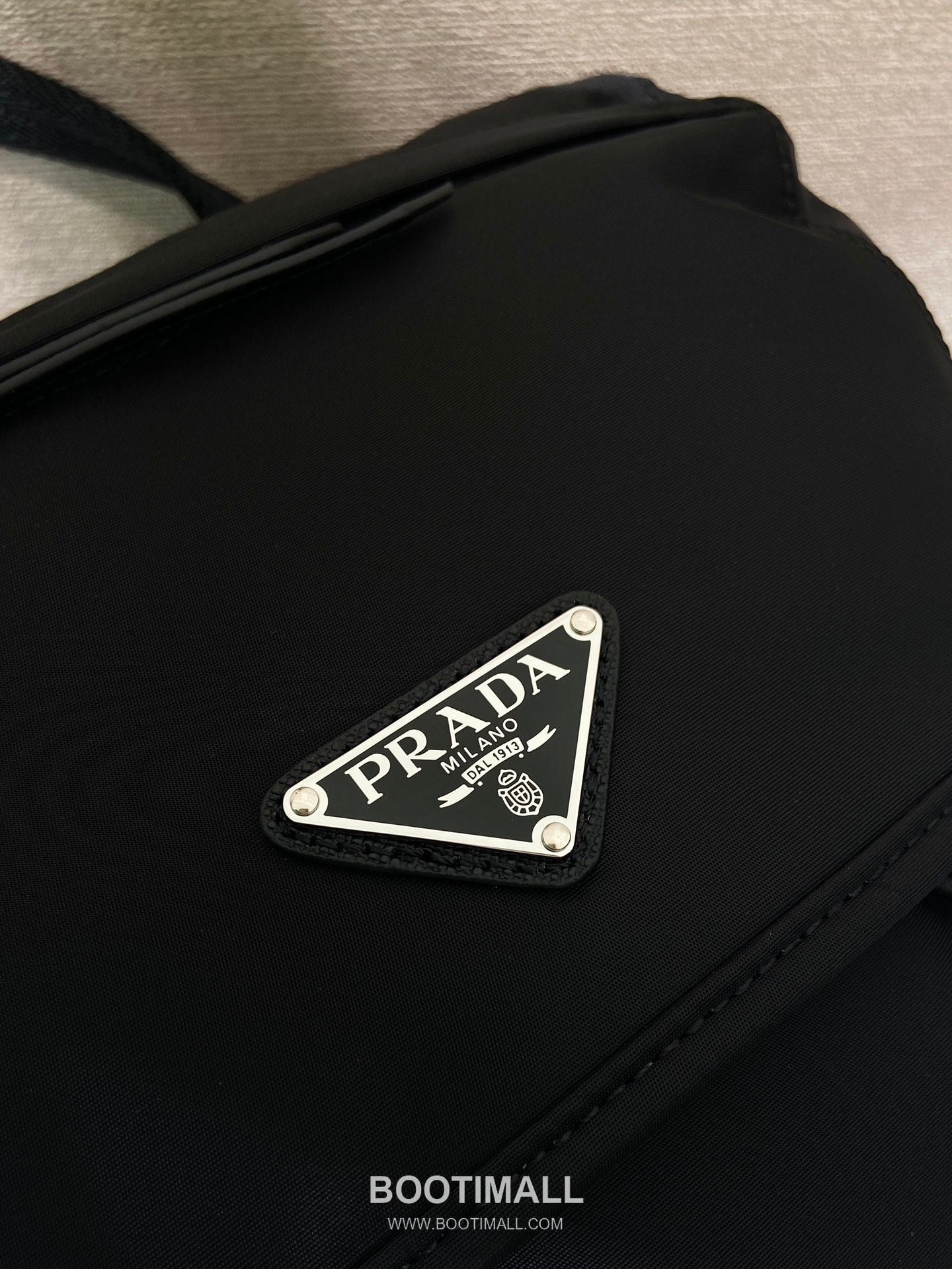 Prada Nylon Backpack with Saffiano Leather Trim and Multi Pocket Detail 프라다 나일론 사피아노 트림 멀티포켓 백팩 1BZ039 25cm 7