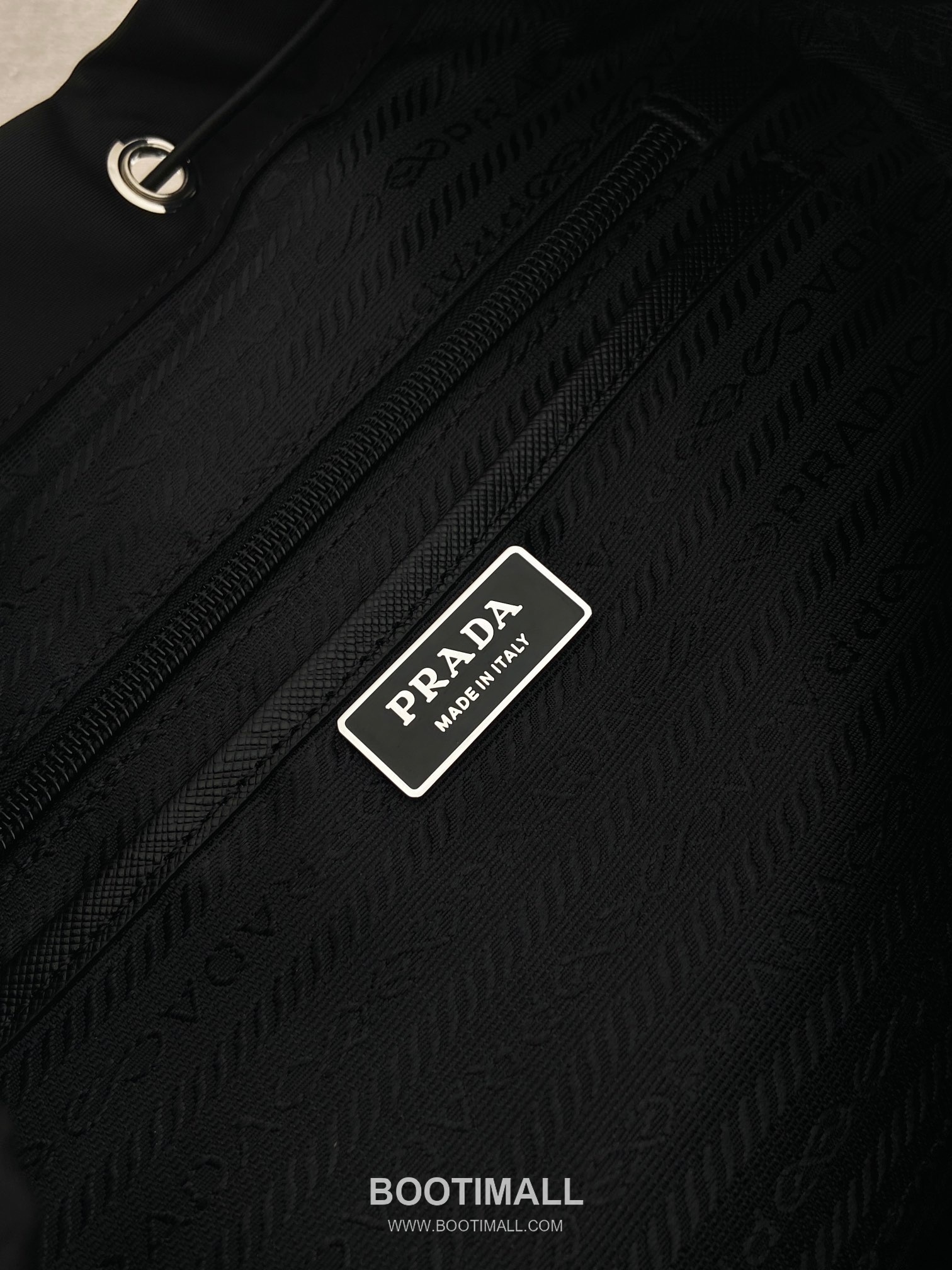 Prada Nylon Backpack with Saffiano Leather Trim and Multi Pocket Detail 프라다 나일론 사피아노 트림 멀티포켓 백팩 1BZ039 25cm 9