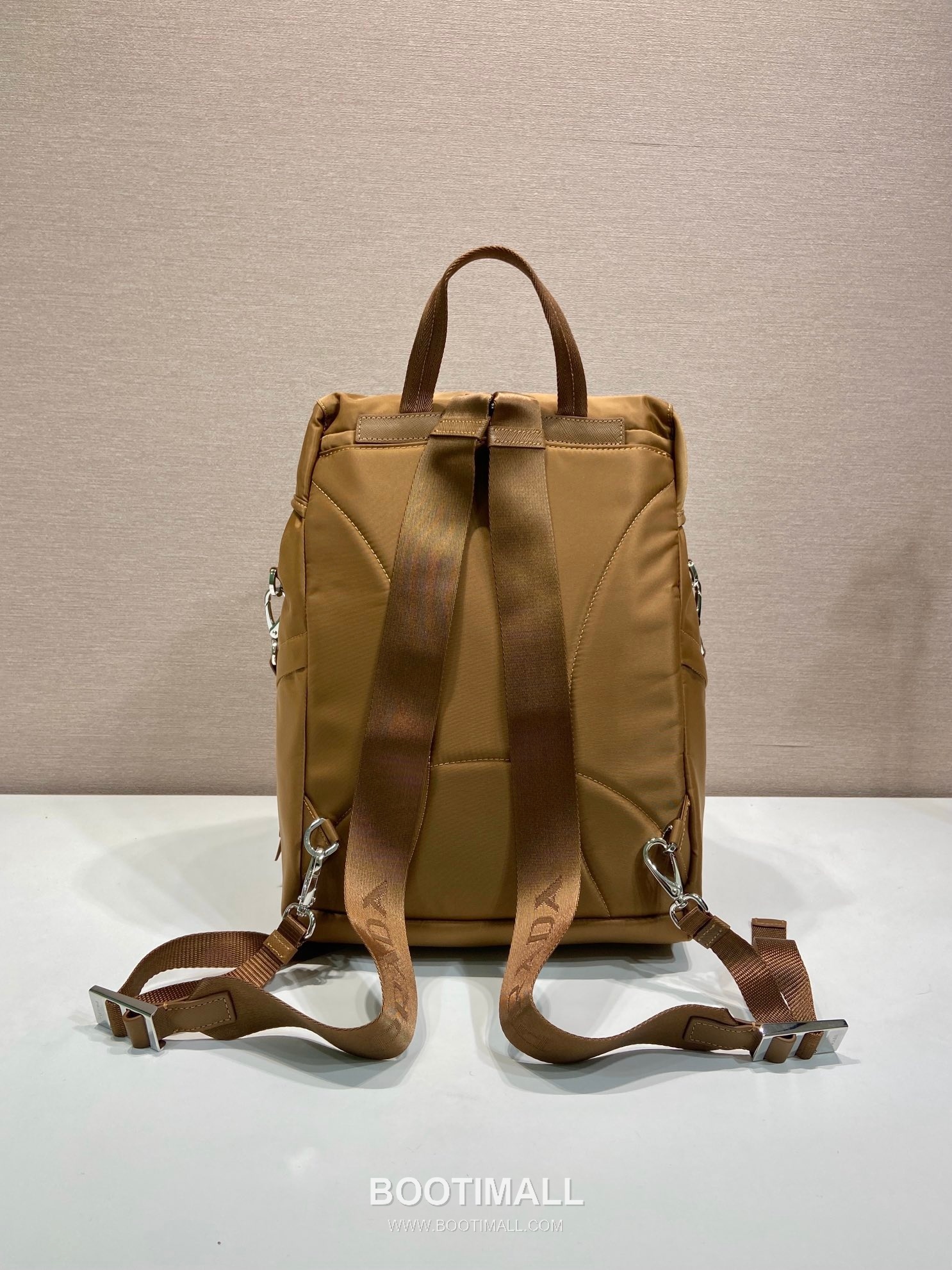 Prada Nylon Backpack with Saffiano Leather Trim and Multi Pocket Detail 프라다 나일론 사피아노 트림 멀티포켓 백팩 1BZ039 25cm 4