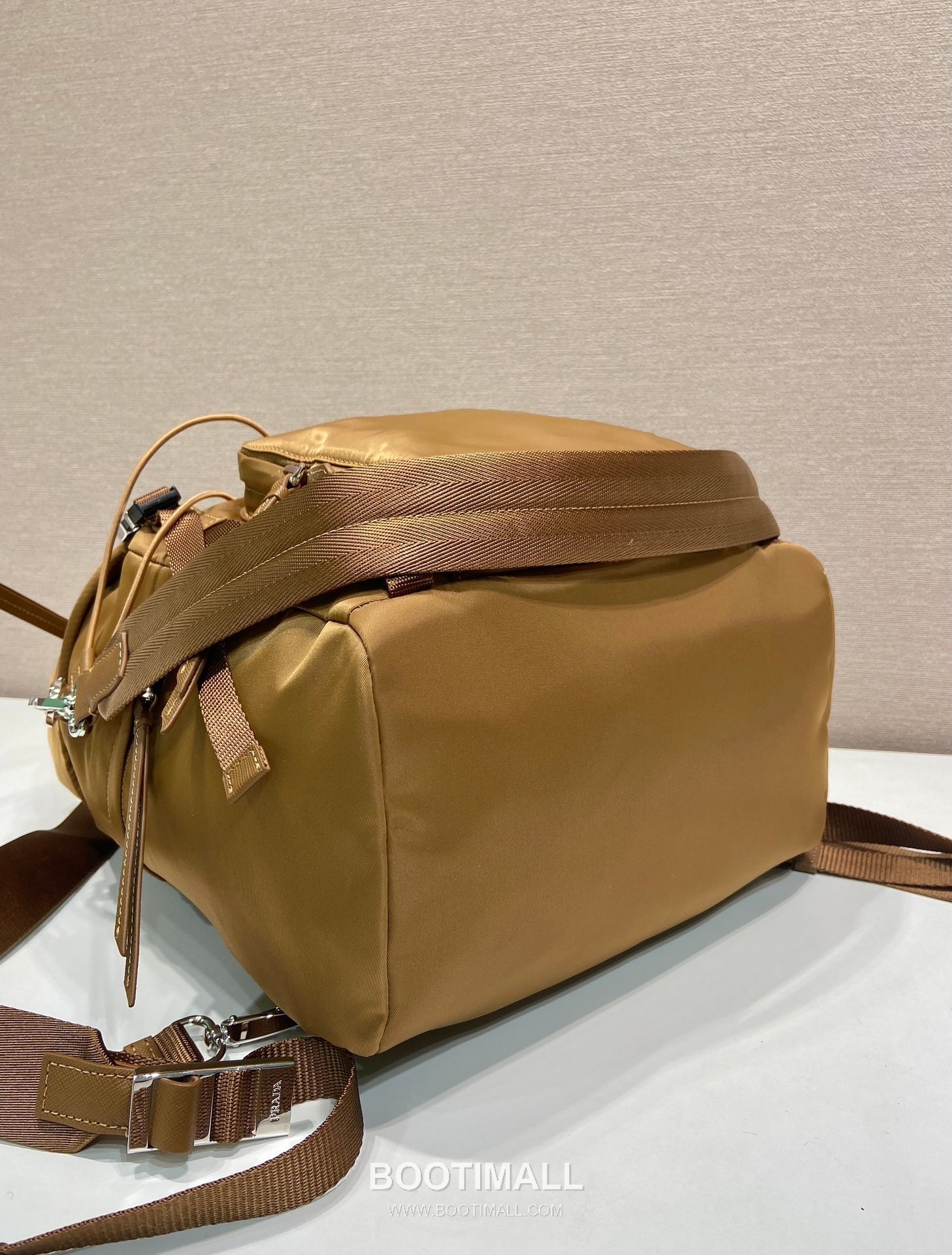 Prada Nylon Backpack with Saffiano Leather Trim and Multi Pocket Detail 프라다 나일론 사피아노 트림 멀티포켓 백팩 1BZ039 25cm 6