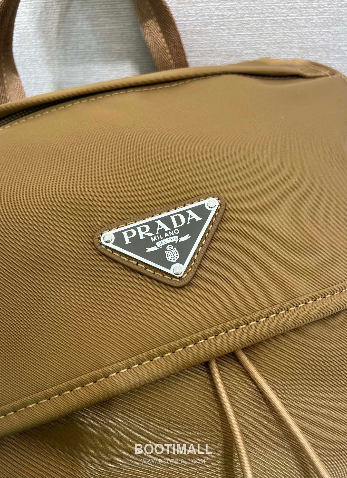Prada Nylon Backpack with Saffiano Leather Trim and Multi Pocket Detail 프라다 나일론 사피아노 트림 멀티포켓 백팩 1BZ039 25cm 7