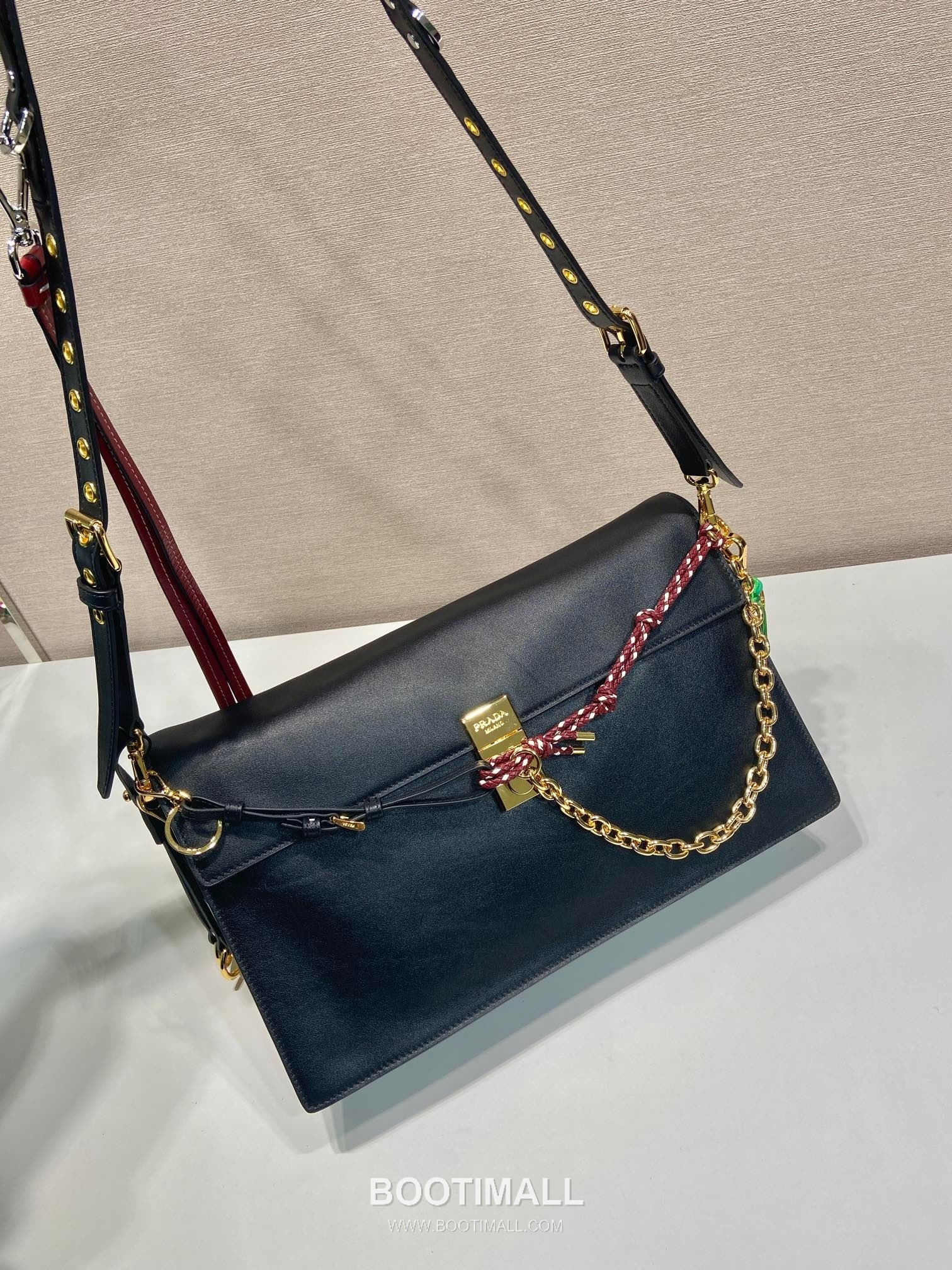 Prada Soft Sound Calfskin Shoulder Bag with Dual Compartment and Charm Detail 프라다 소프트 사운드 카프스킨 더블컴파트먼트 참 숄더백 1BD378 35cm 3