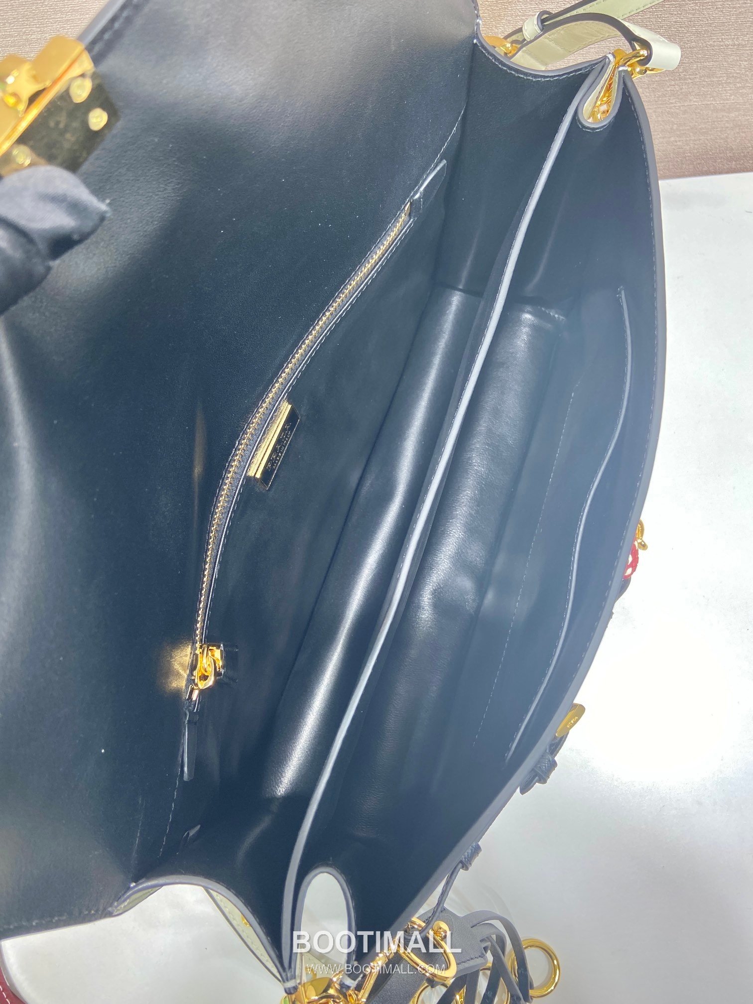 Prada Soft Sound Calfskin Shoulder Bag with Dual Compartment and Charm Detail 프라다 소프트 사운드 카프스킨 더블컴파트먼트 참 숄더백 1BD378 35cm 8