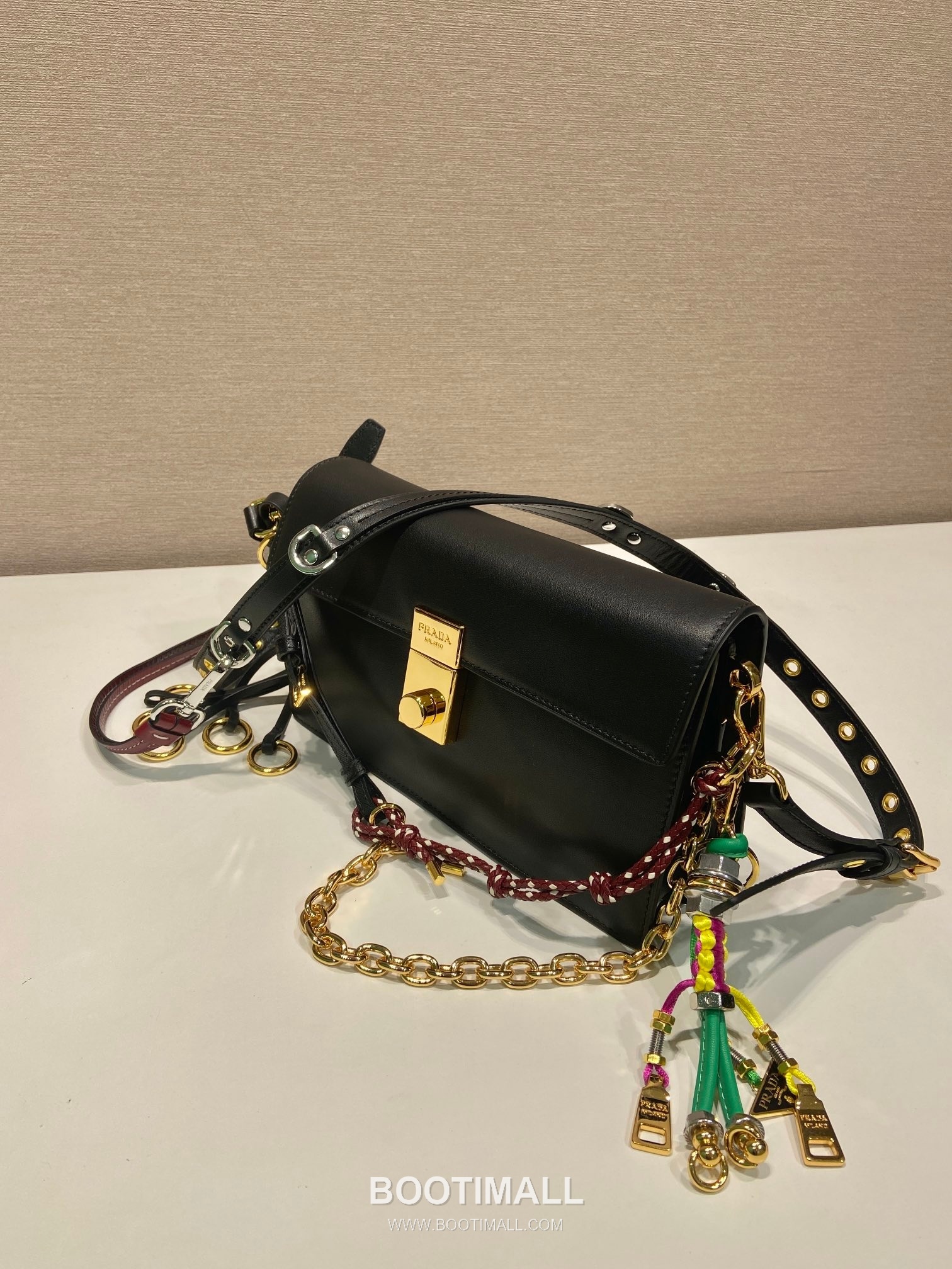 Prada Soft Sound Calfskin Shoulder Bag with Dual Compartment and Charm Detail 프라다 소프트 사운드 카프스킨 더블컴파트먼트 참 숄더백 1BD379 24cm 3