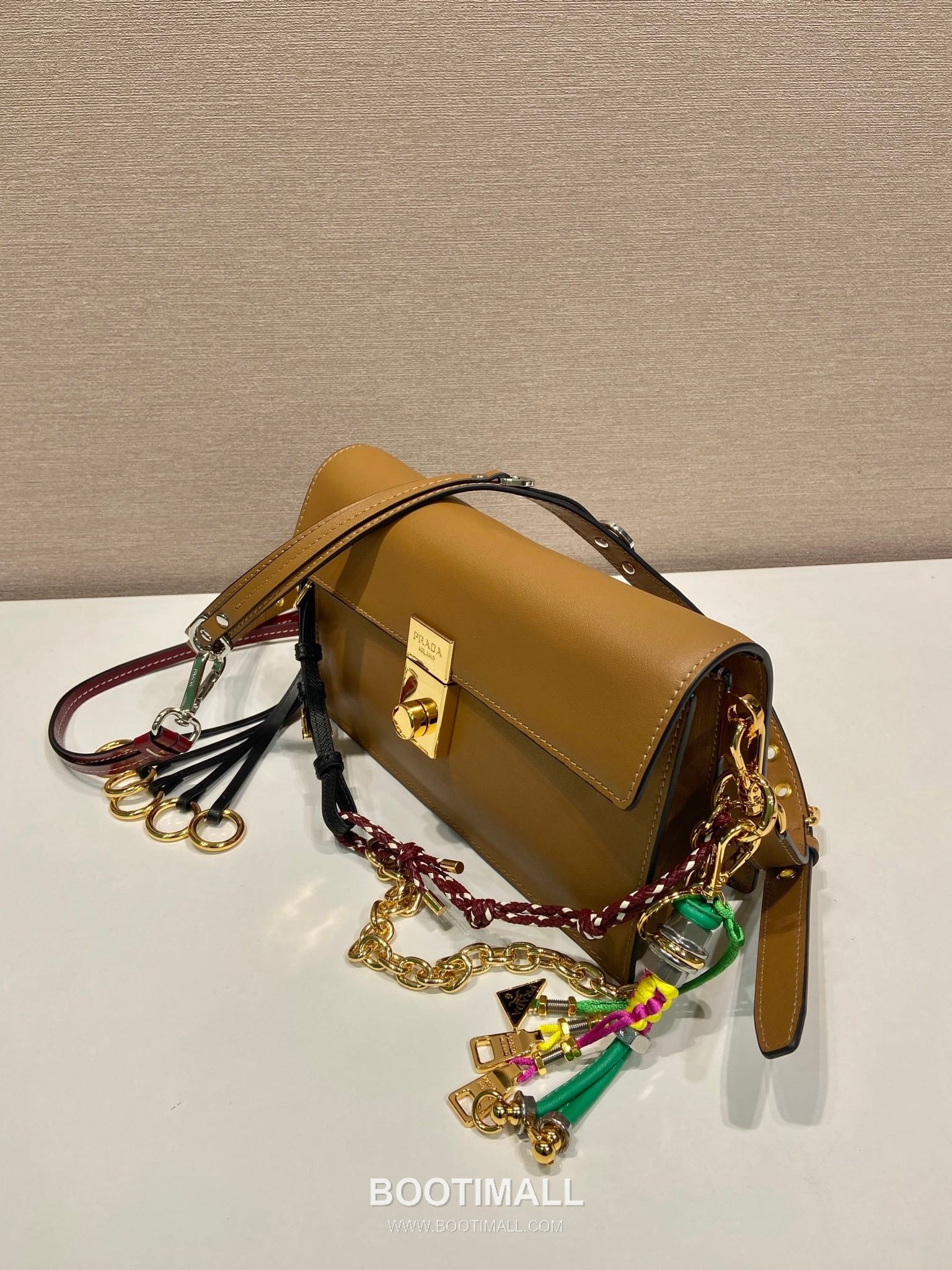 Prada Soft Sound Calfskin Shoulder Bag with Dual Compartment and Charm Detail 프라다 소프트 사운드 카프스킨 더블컴파트먼트 참 숄더백 1BD379 24cm 3