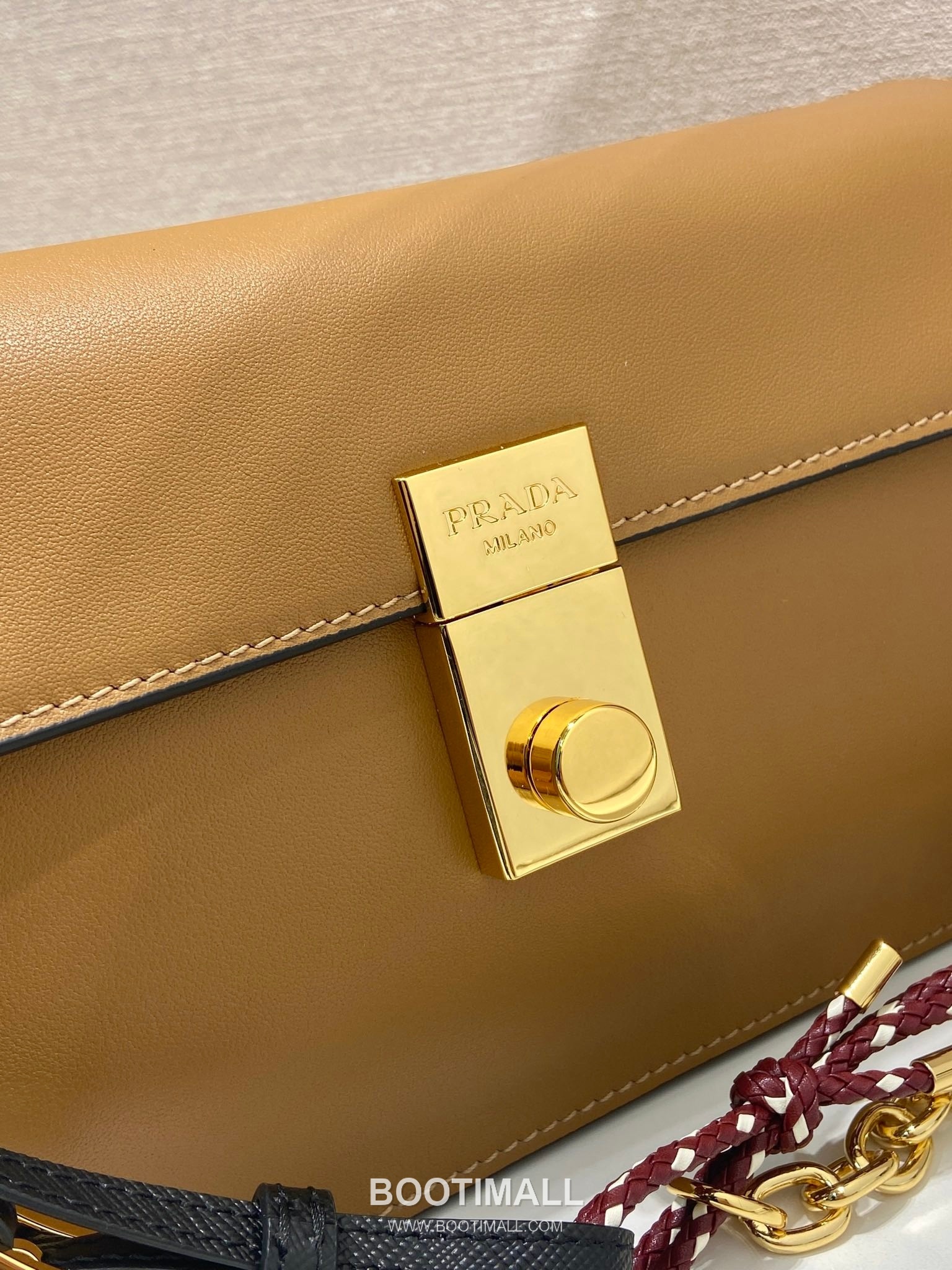 Prada Soft Sound Calfskin Shoulder Bag with Dual Compartment and Charm Detail 프라다 소프트 사운드 카프스킨 더블컴파트먼트 참 숄더백 1BD379 24cm 7