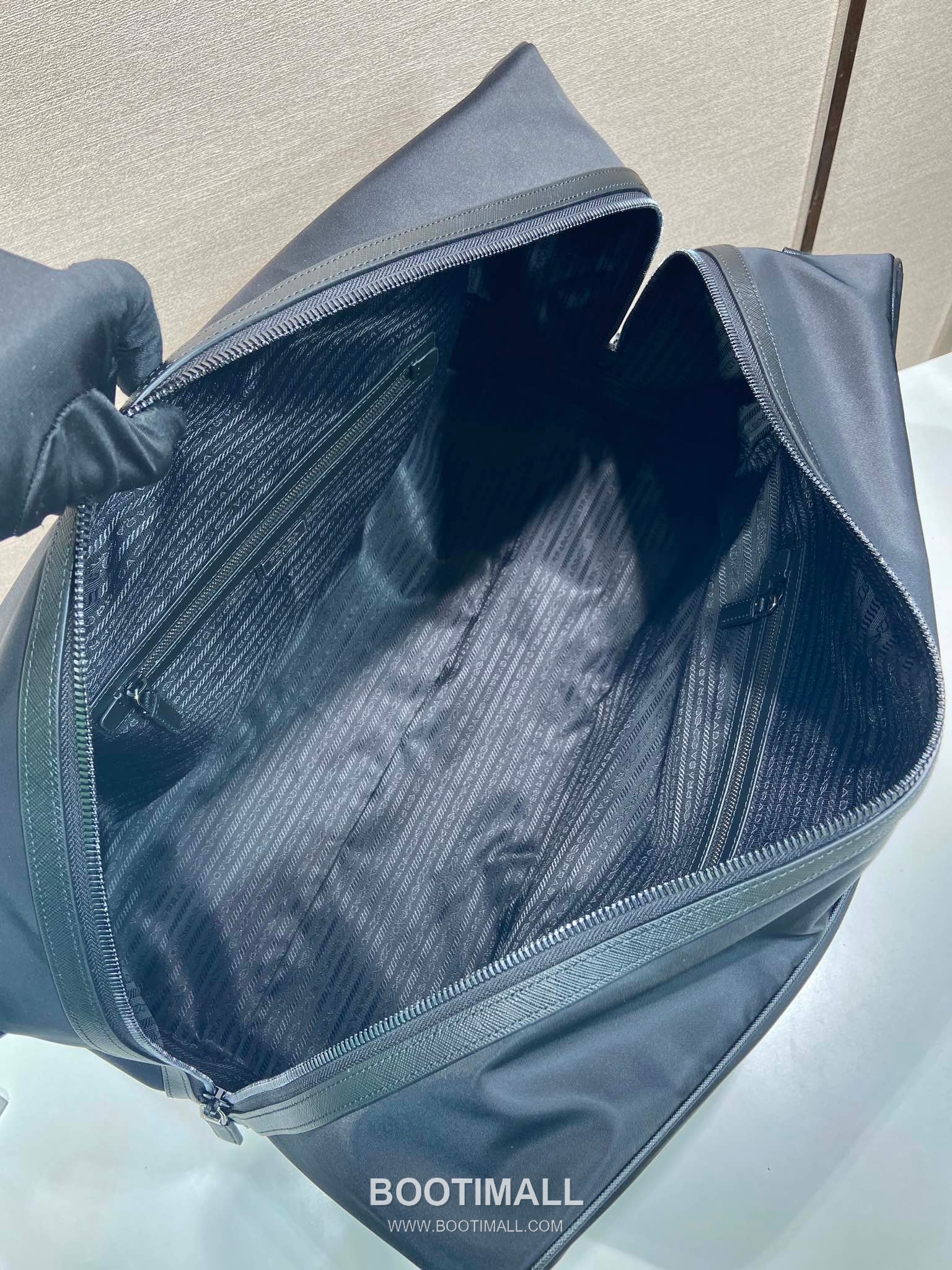 Prada Re-Nylon Travel Duffle Bag with Saffiano Leather Trim and Triangle Logo 프라다 리나일론 사피아노 트림 삼각로고 더플백 2VC013 55cm 8