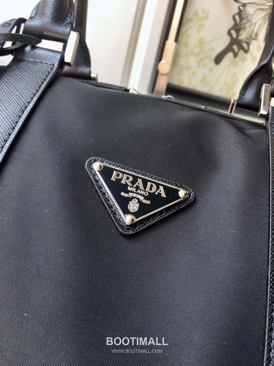 Prada Parachute Nylon Travel Duffle Bag with Triangle Metal Logo 프라다 패러슈트 나일론 삼각메탈로고 더플백 1V19S 48cm 5