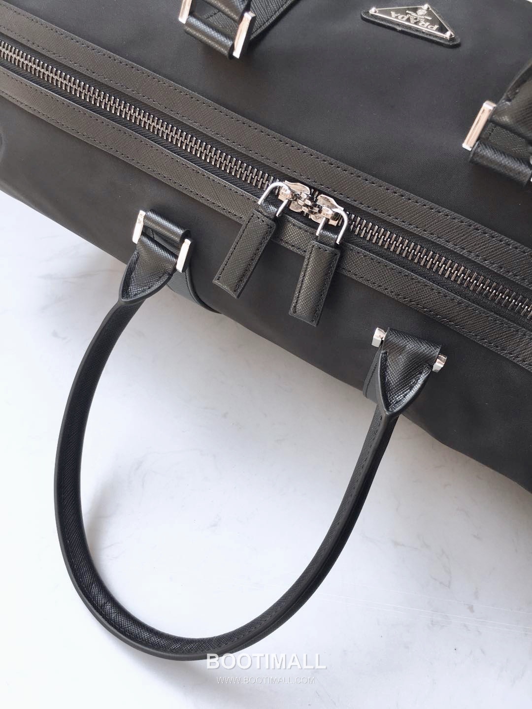 Prada Parachute Nylon Travel Duffle Bag with Triangle Metal Logo 프라다 패러슈트 나일론 삼각메탈로고 더플백 1V19S 48cm 6