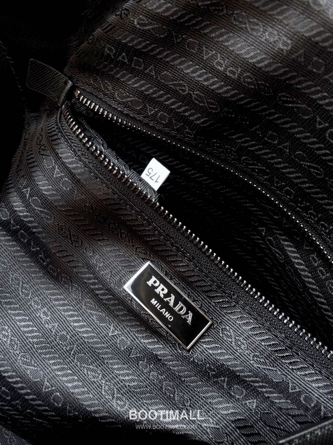 Prada Parachute Nylon Travel Duffle Bag with Triangle Metal Logo 프라다 패러슈트 나일론 삼각메탈로고 더플백 1V19S 48cm 10