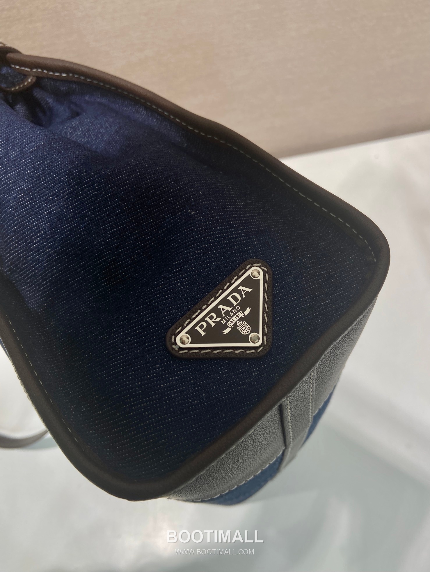 Prada Bonnie Denim Tote Bag with Calfskin Trim and Contrast Stitch Detail 프라다 보니 데님 카프스킨 트림 콘트라스트 스티치 토트백 1BA433 38cm 7