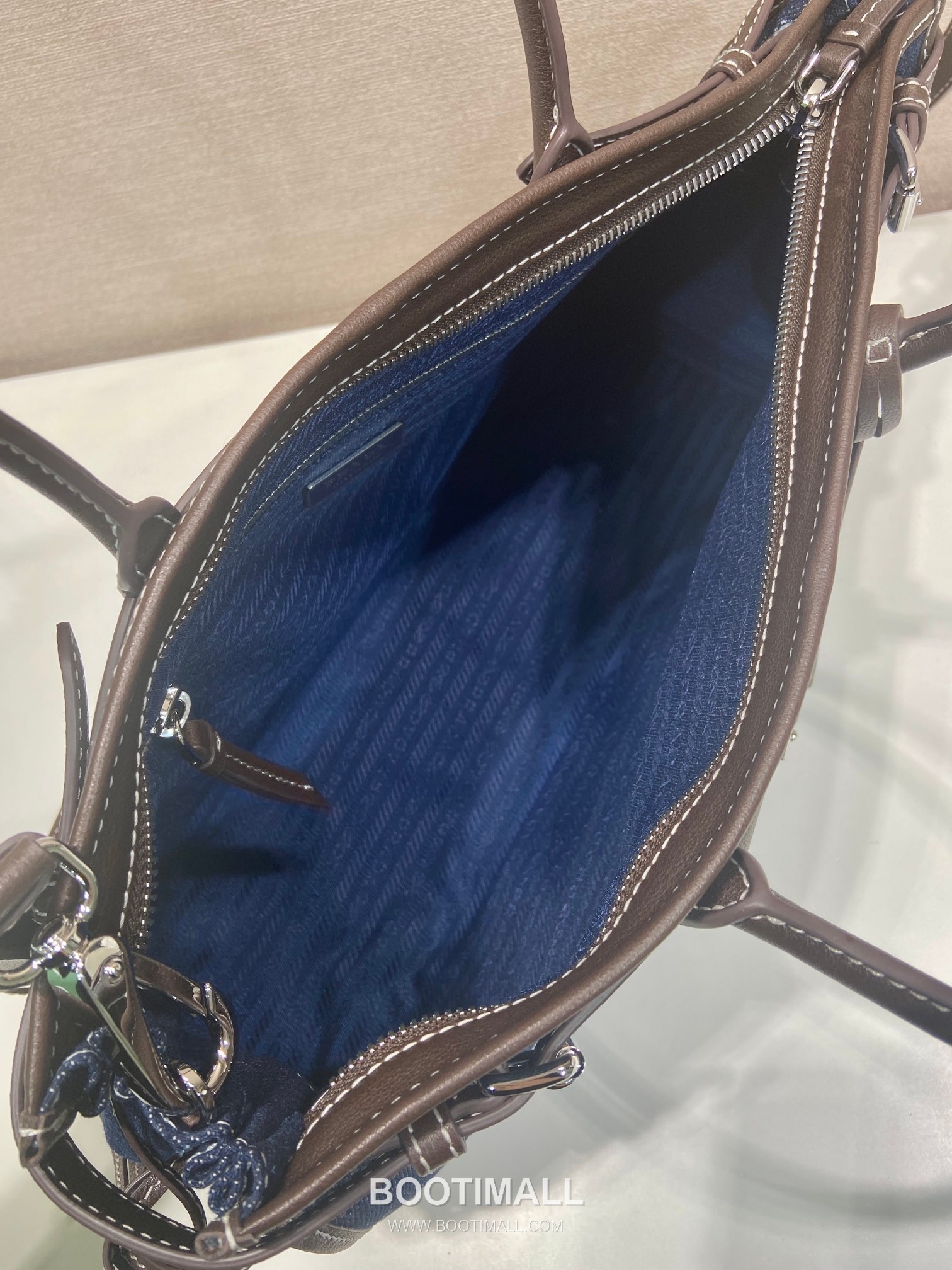 Prada Bonnie Denim Tote Bag with Calfskin Trim and Contrast Stitch Detail 프라다 보니 데님 카프스킨 트림 콘트라스트 스티치 토트백 1BA433 38cm 8