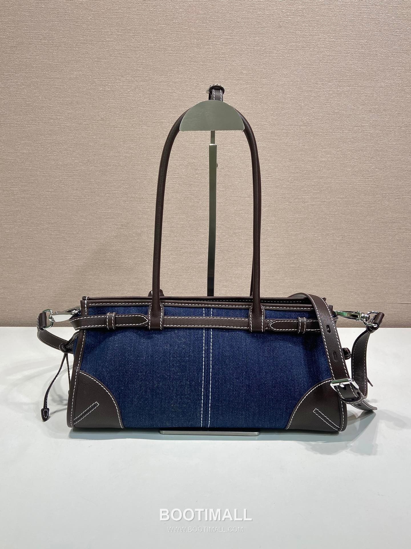 Prada Bonnie Denim Tote Bag with Calfskin Trim and Contrast Stitch Detail 프라다 보니 데님 카프스킨 트림 콘트라스트 스티치 토트백 1BA426 32cm 4