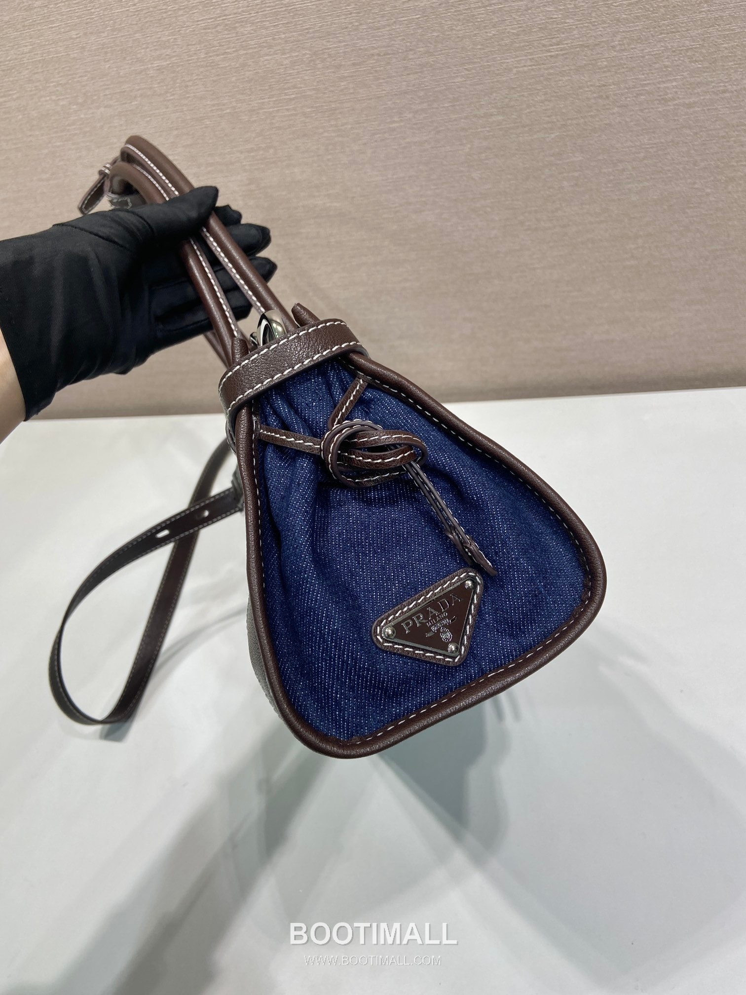 Prada Bonnie Denim Tote Bag with Calfskin Trim and Contrast Stitch Detail 프라다 보니 데님 카프스킨 트림 콘트라스트 스티치 토트백 1BA426 32cm 5